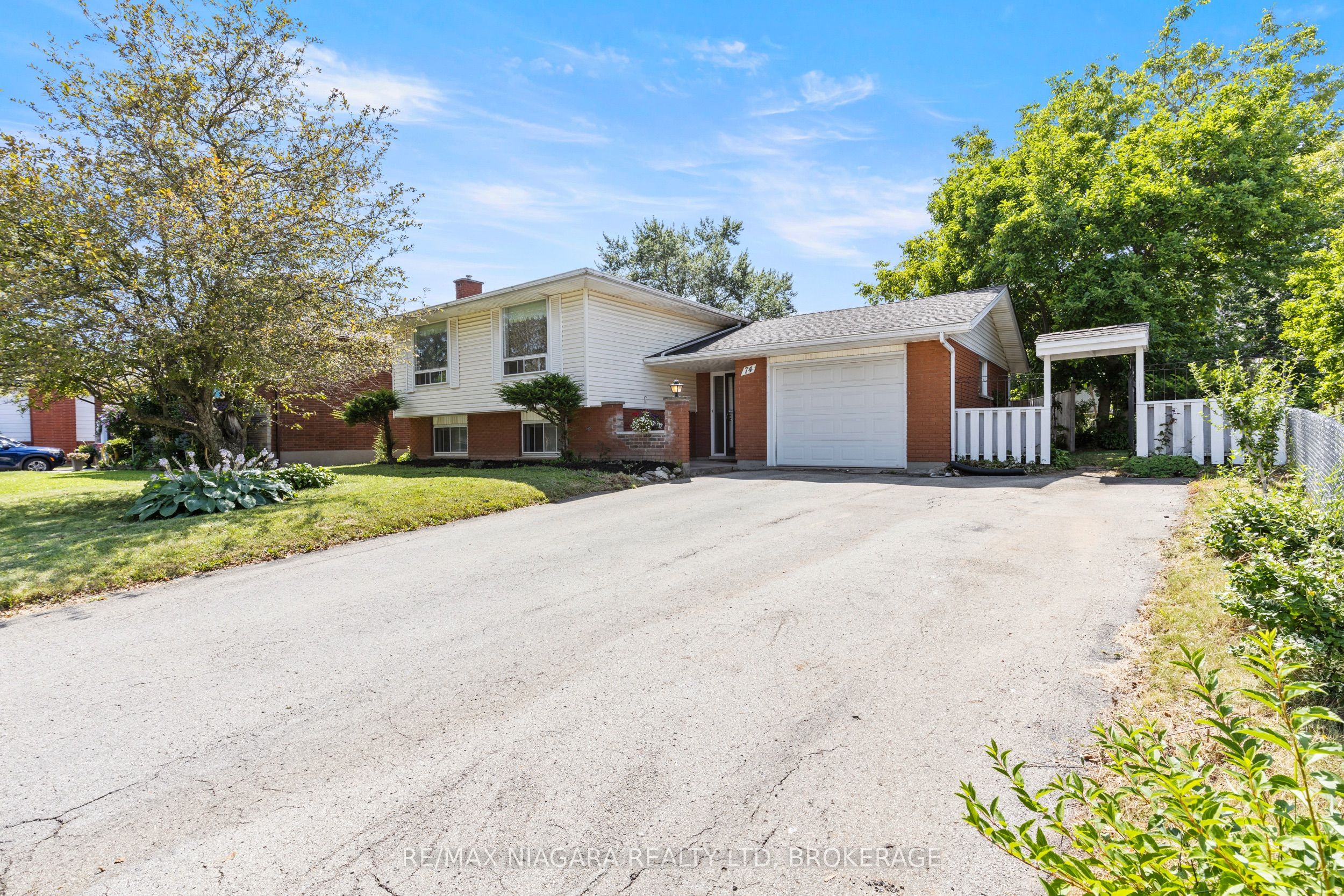 74 Westwood Crescent Property Photo 1