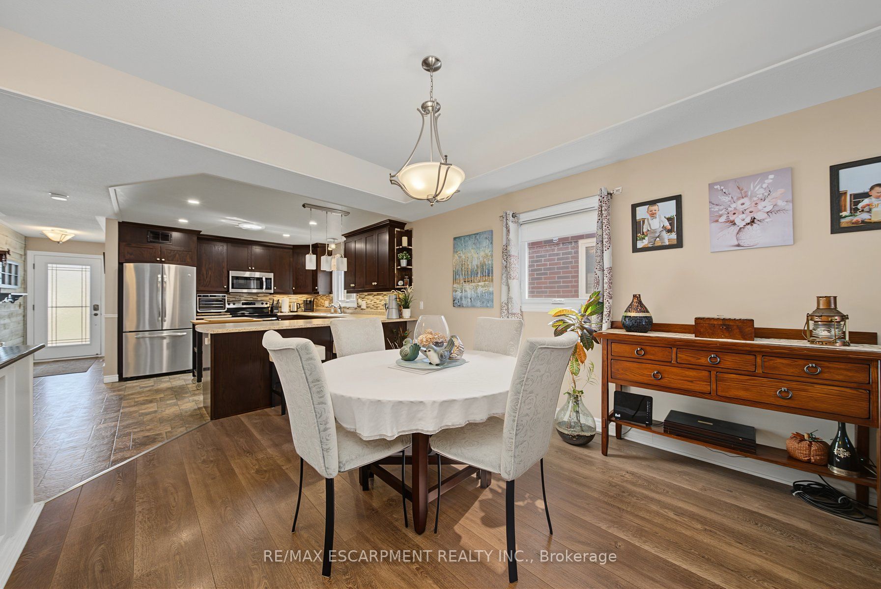 3913 Primrose Lane Property Photo 13