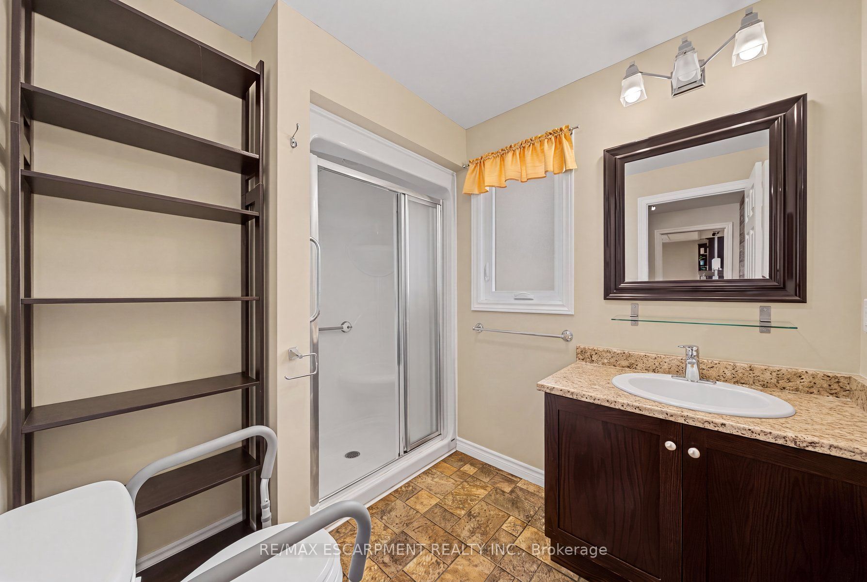 3913 Primrose Lane Property Photo 22