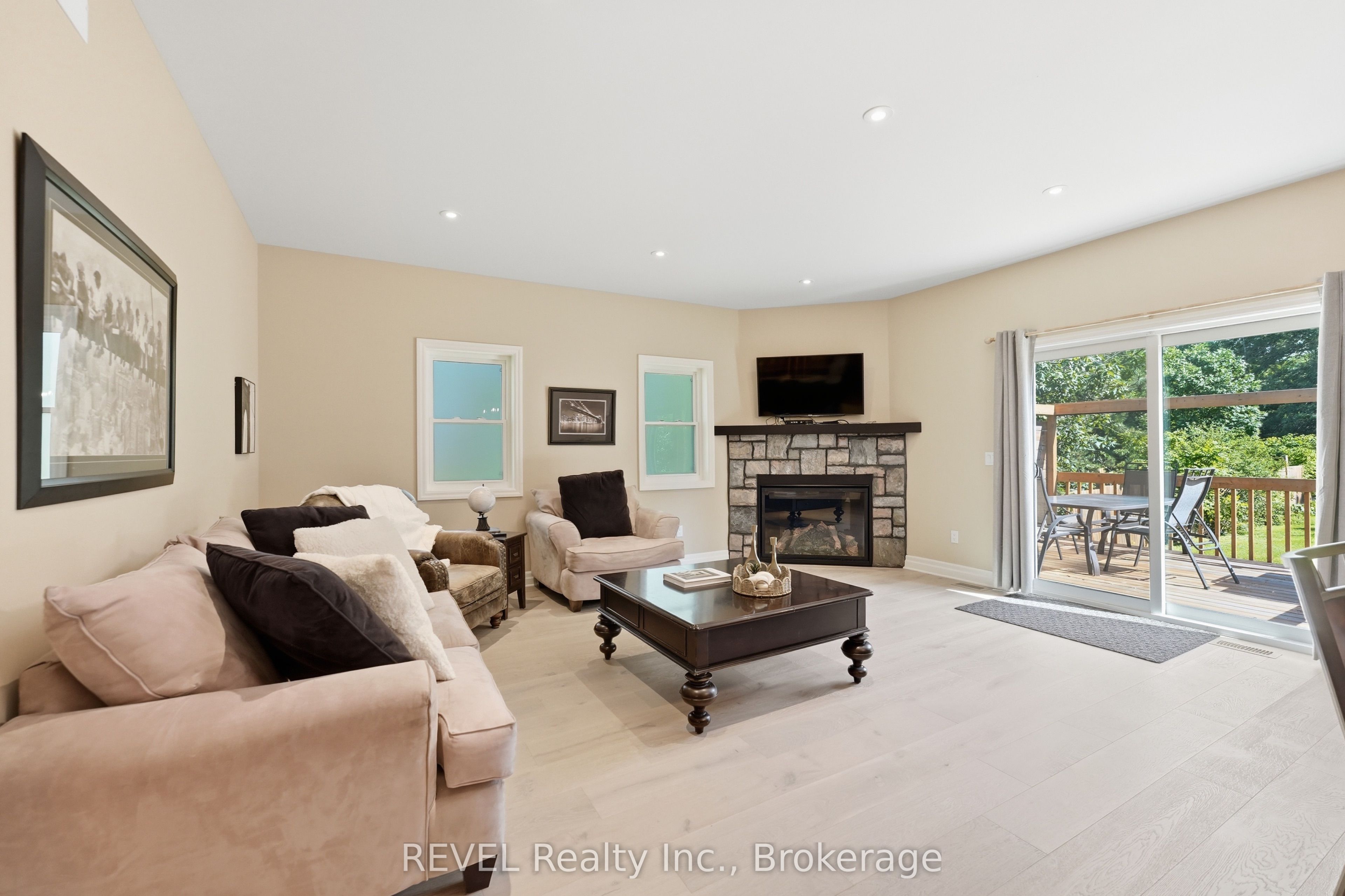681 Warner Road Property Photo 12