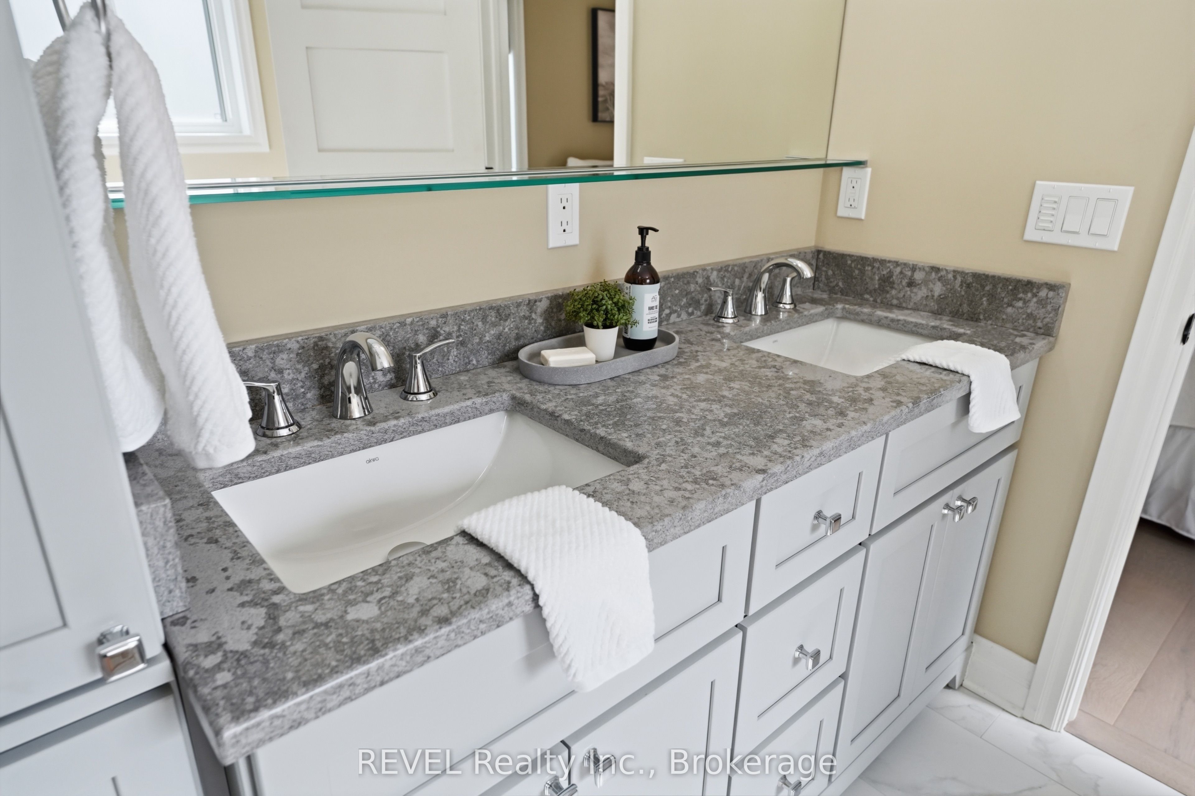 681 Warner Road Property Photo 18