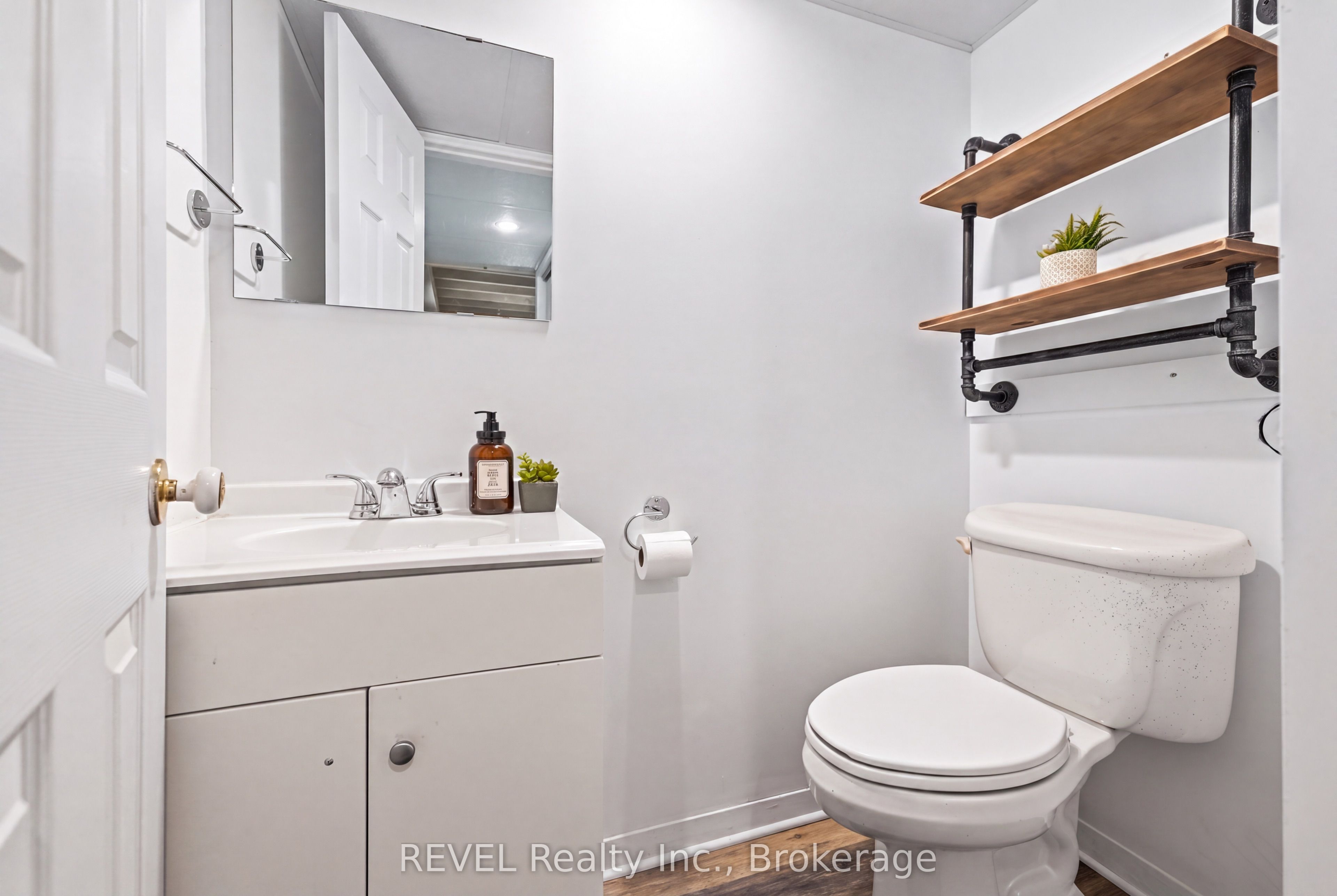 681 Warner Road Property Photo 34