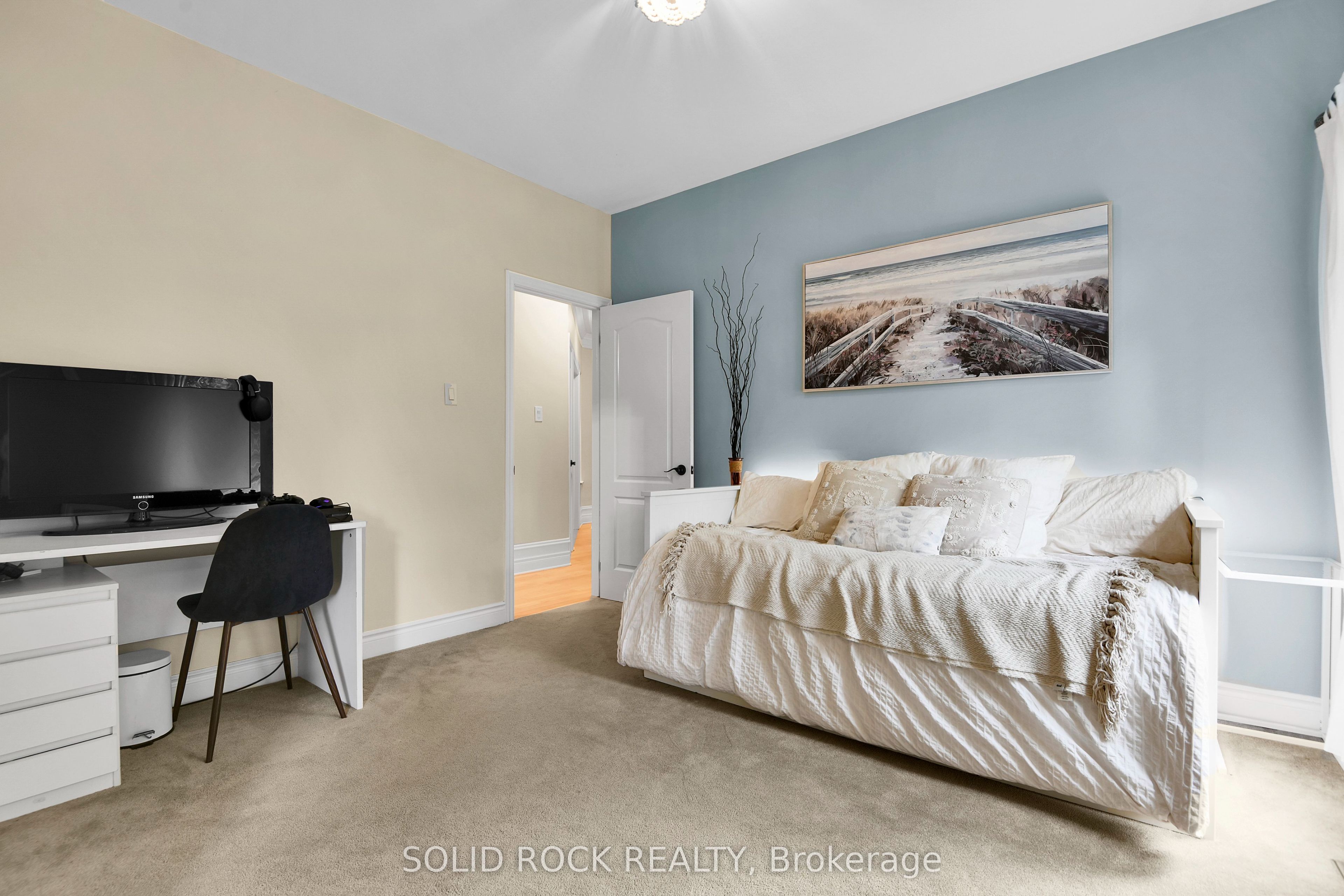 7040 Donwel Drive Property Photo 20