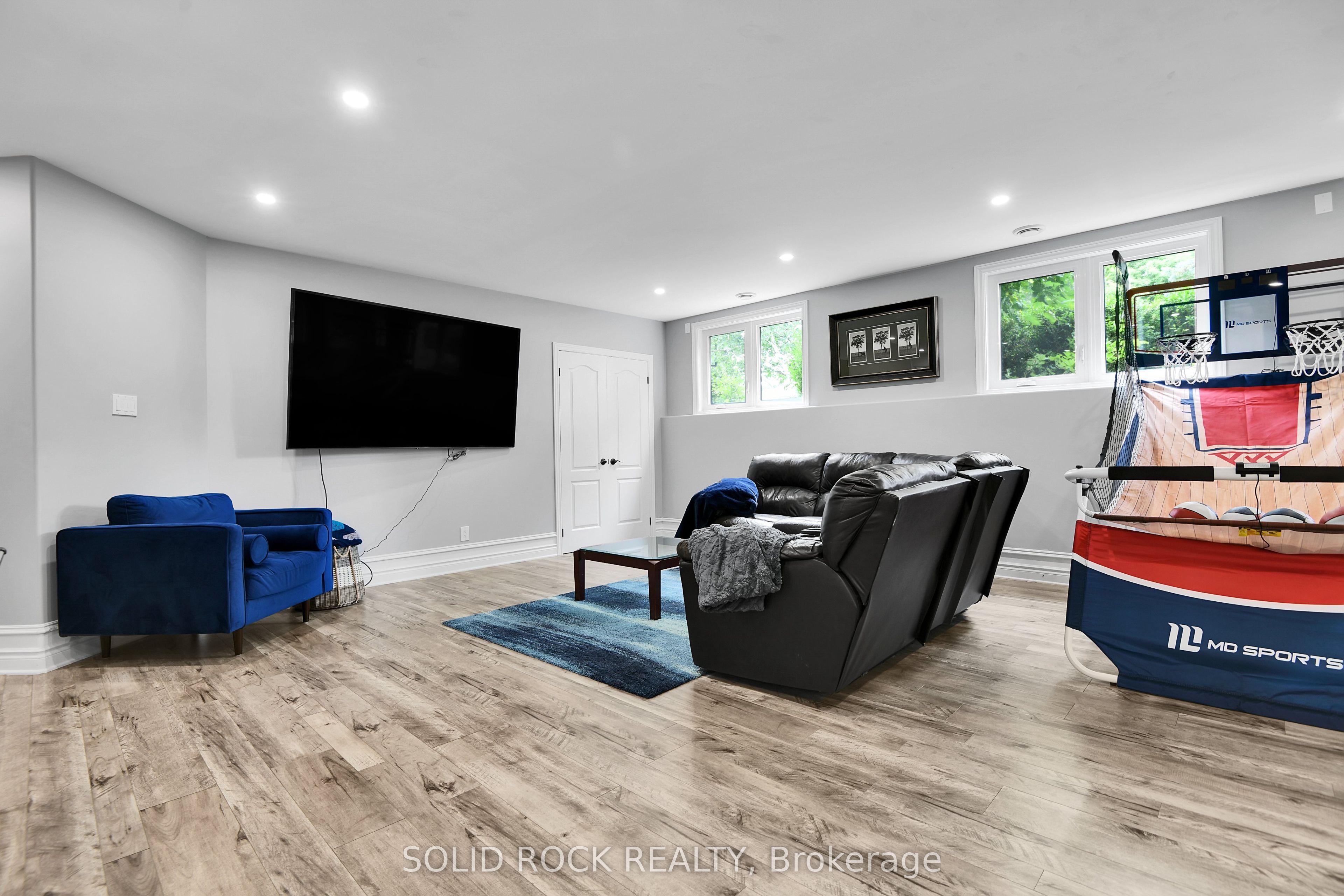 7040 Donwel Drive Property Photo 28