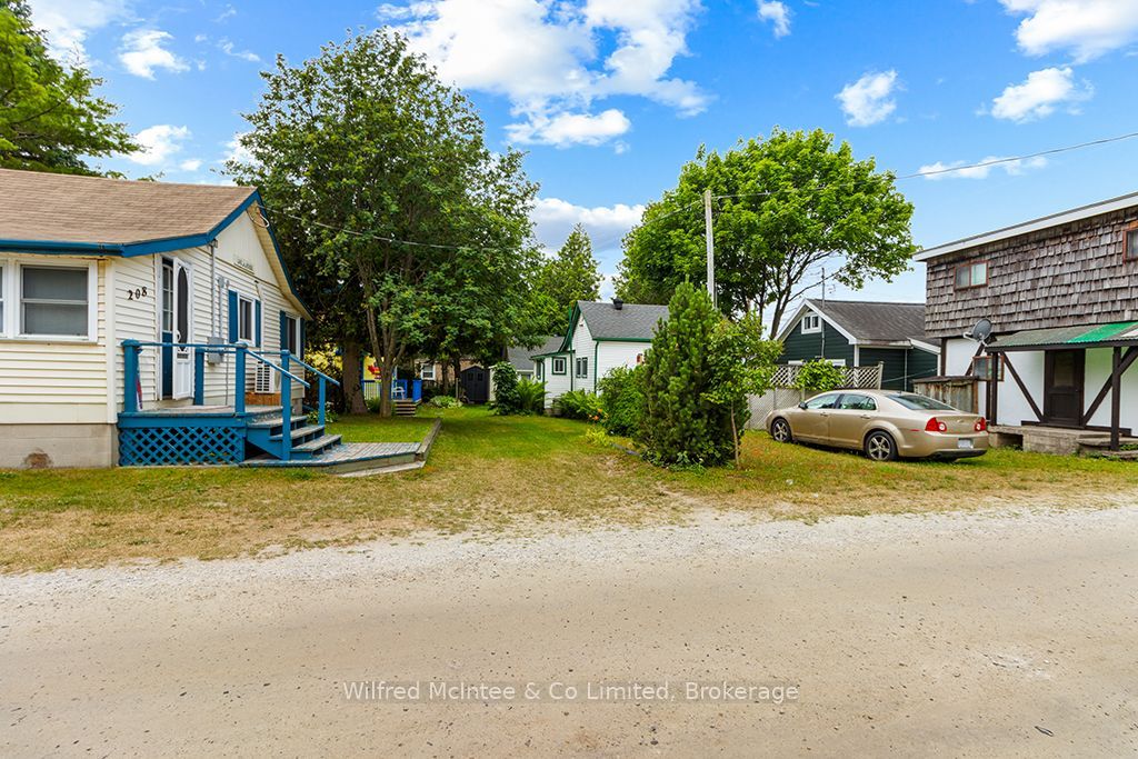 206 First Street N Property Photo 6