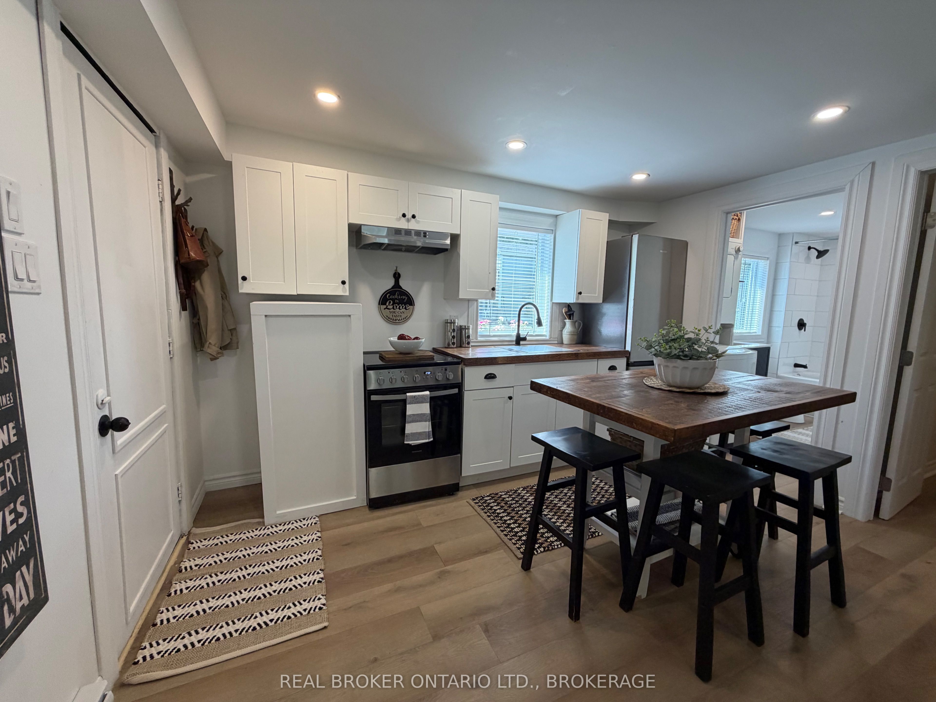 230 Boundary Road E Property Photo 6