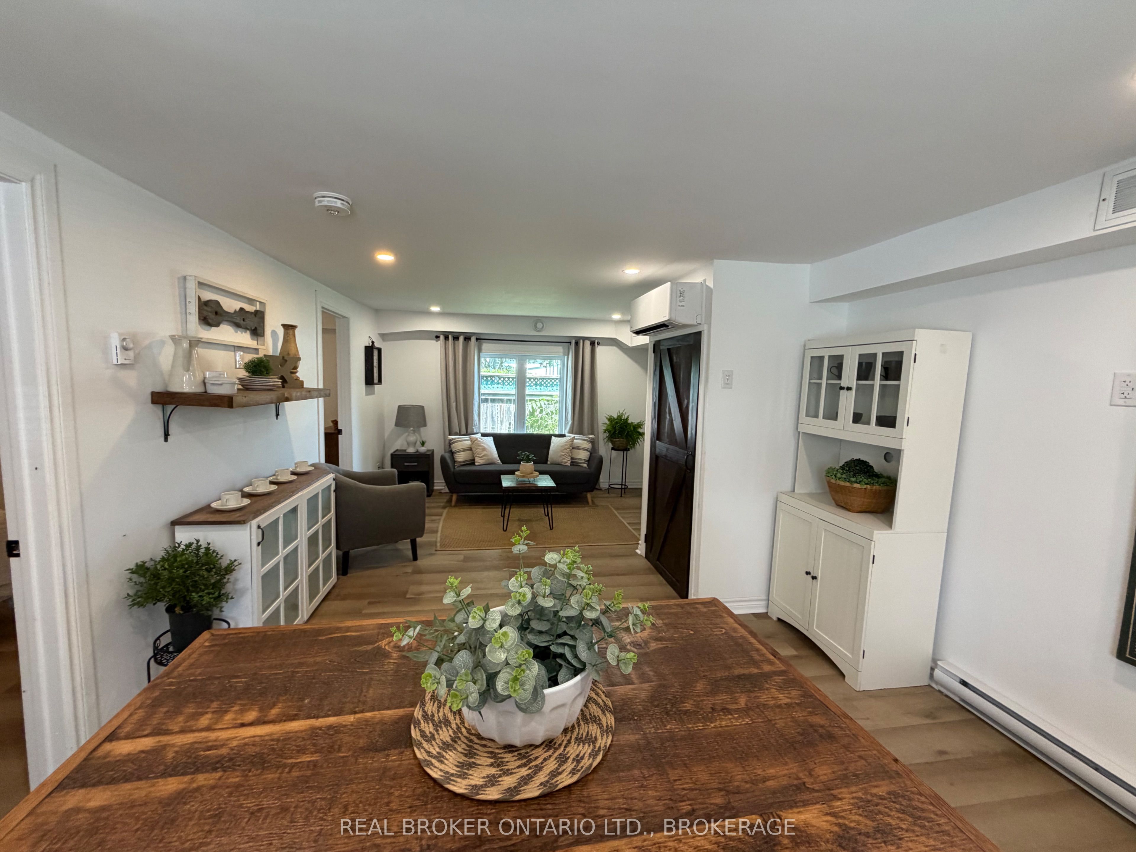 230 Boundary Road E Property Photo 8