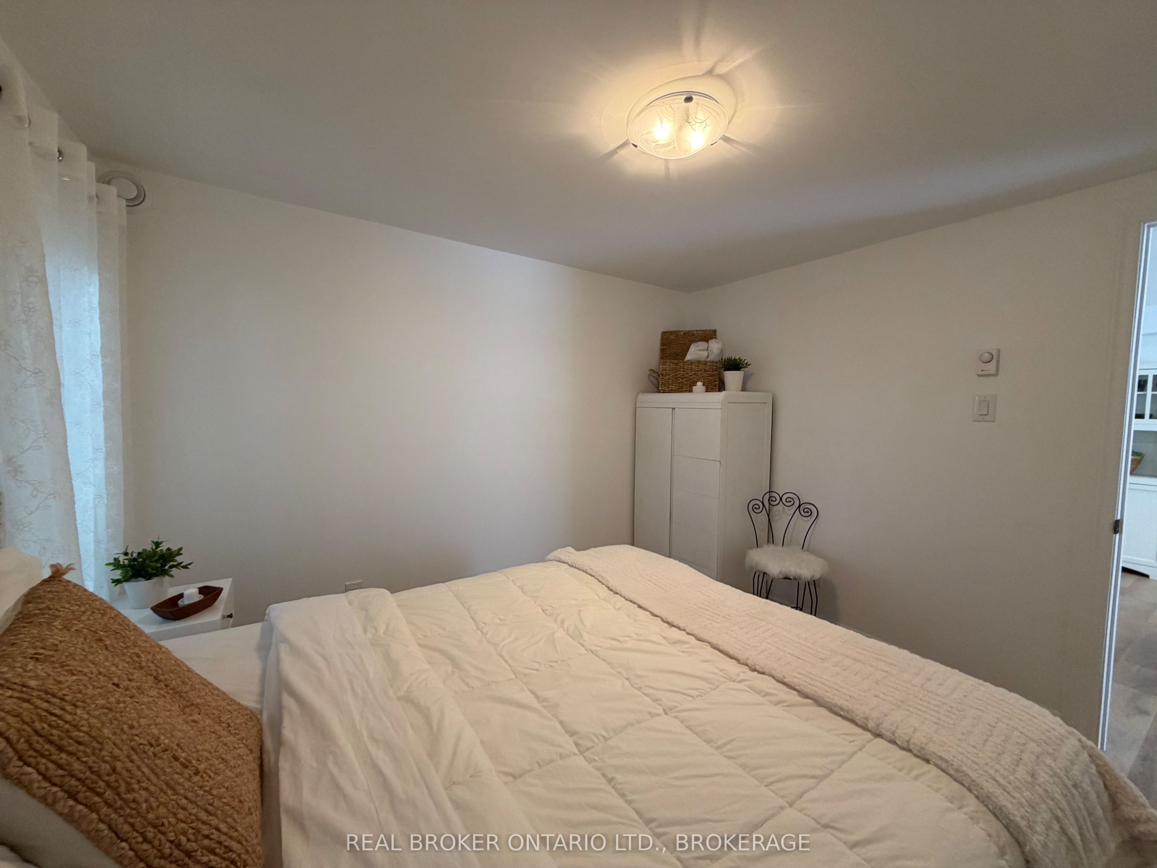 230 Boundary Road E Property Photo 13