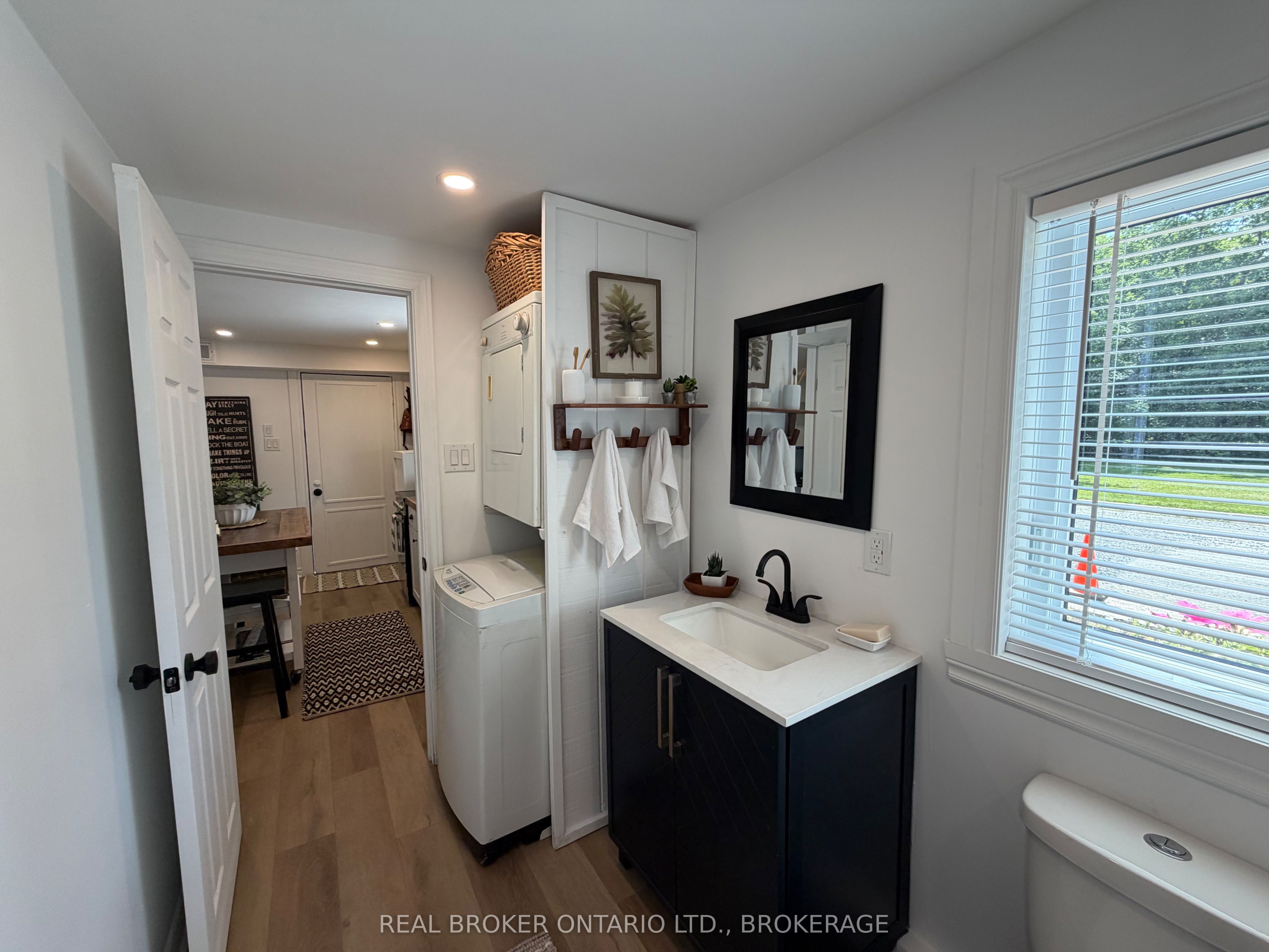 230 Boundary Road E Property Photo 17