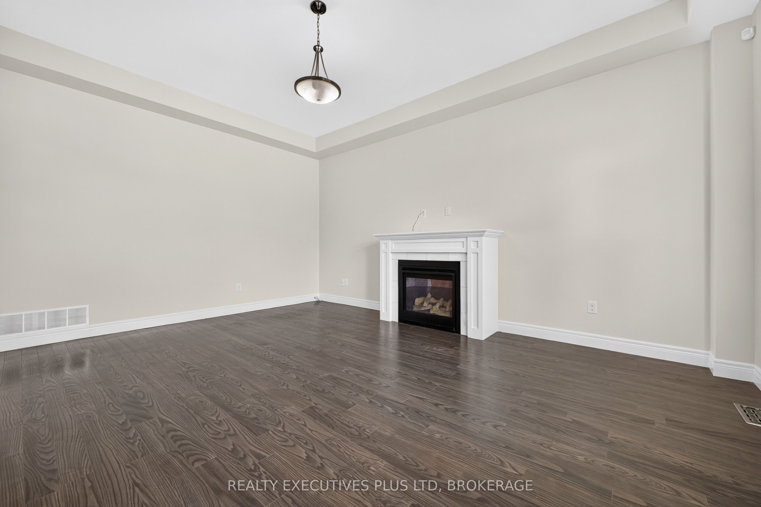 9211 Tallgrass Avenue Property Photo 5