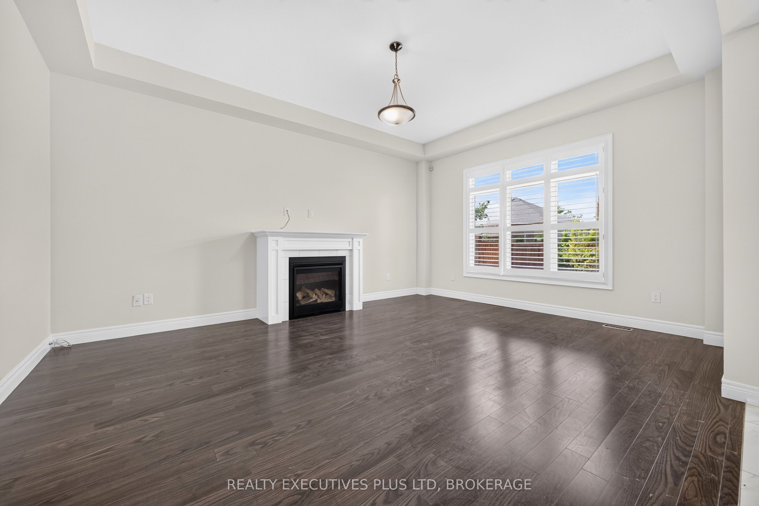 9211 Tallgrass Avenue Property Photo 7