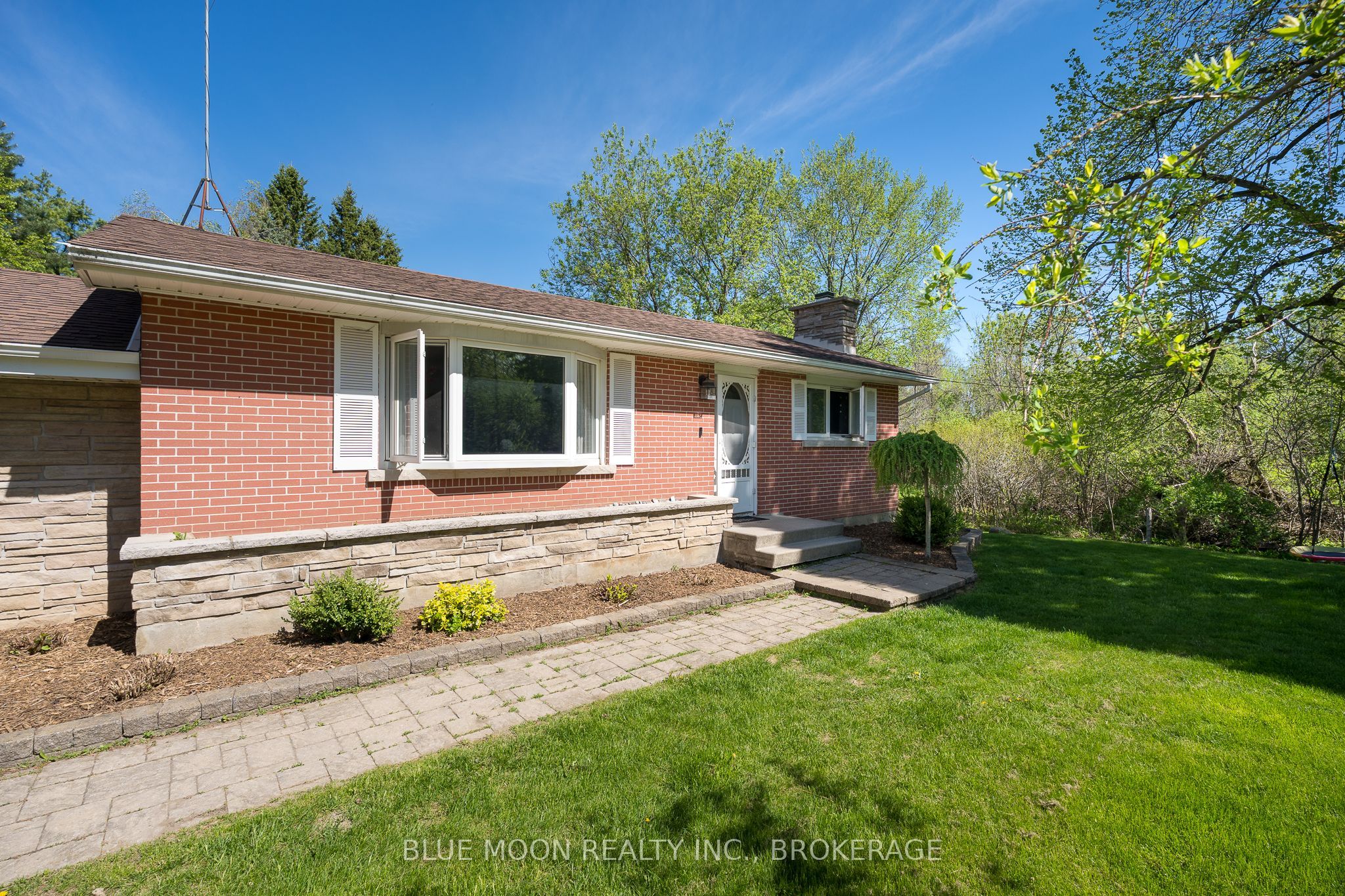2545 Leeman Road Property Photo 4