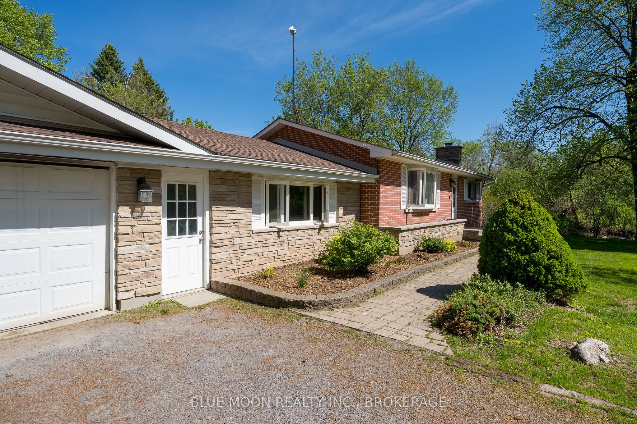 2545 Leeman Road Property Photo 6