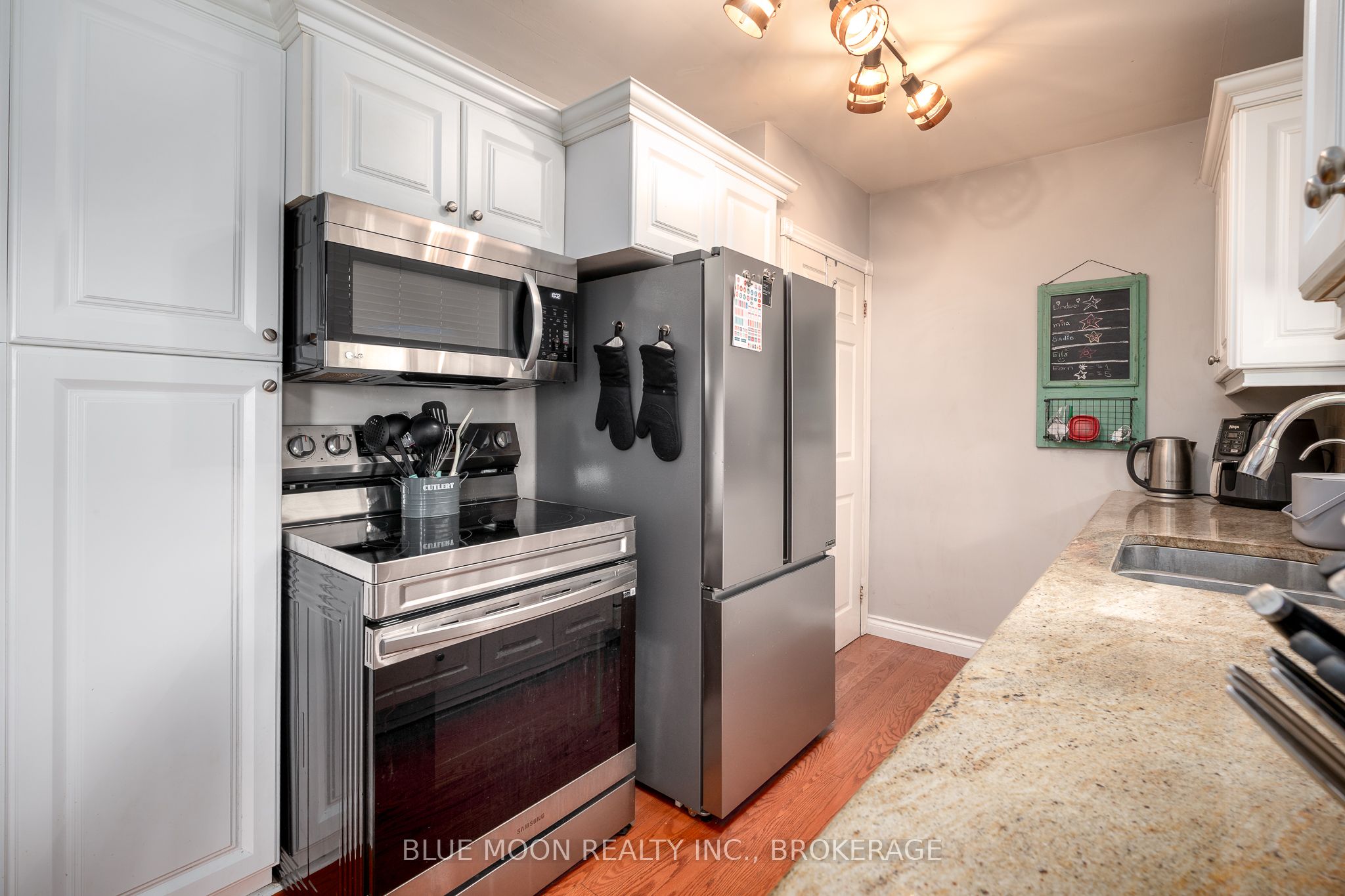 2545 Leeman Road Property Photo 14
