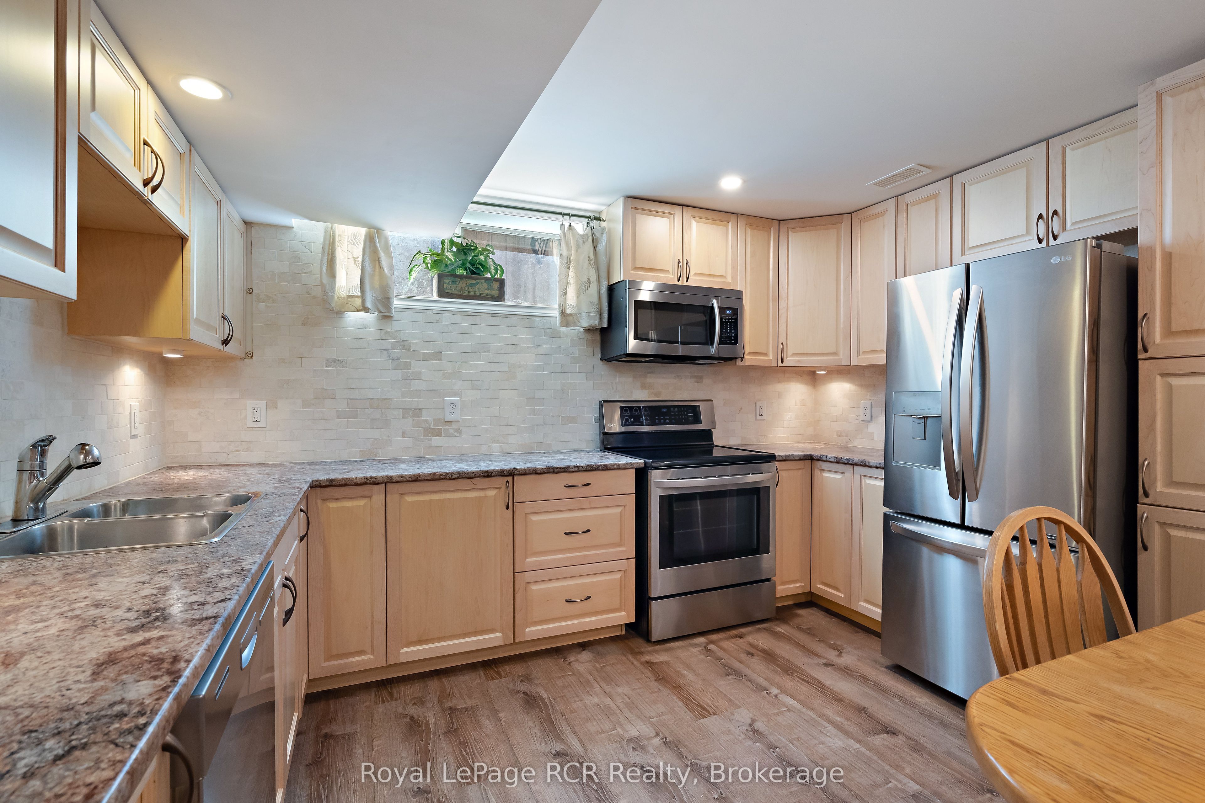 237 Carrol Street Property Photo 43
