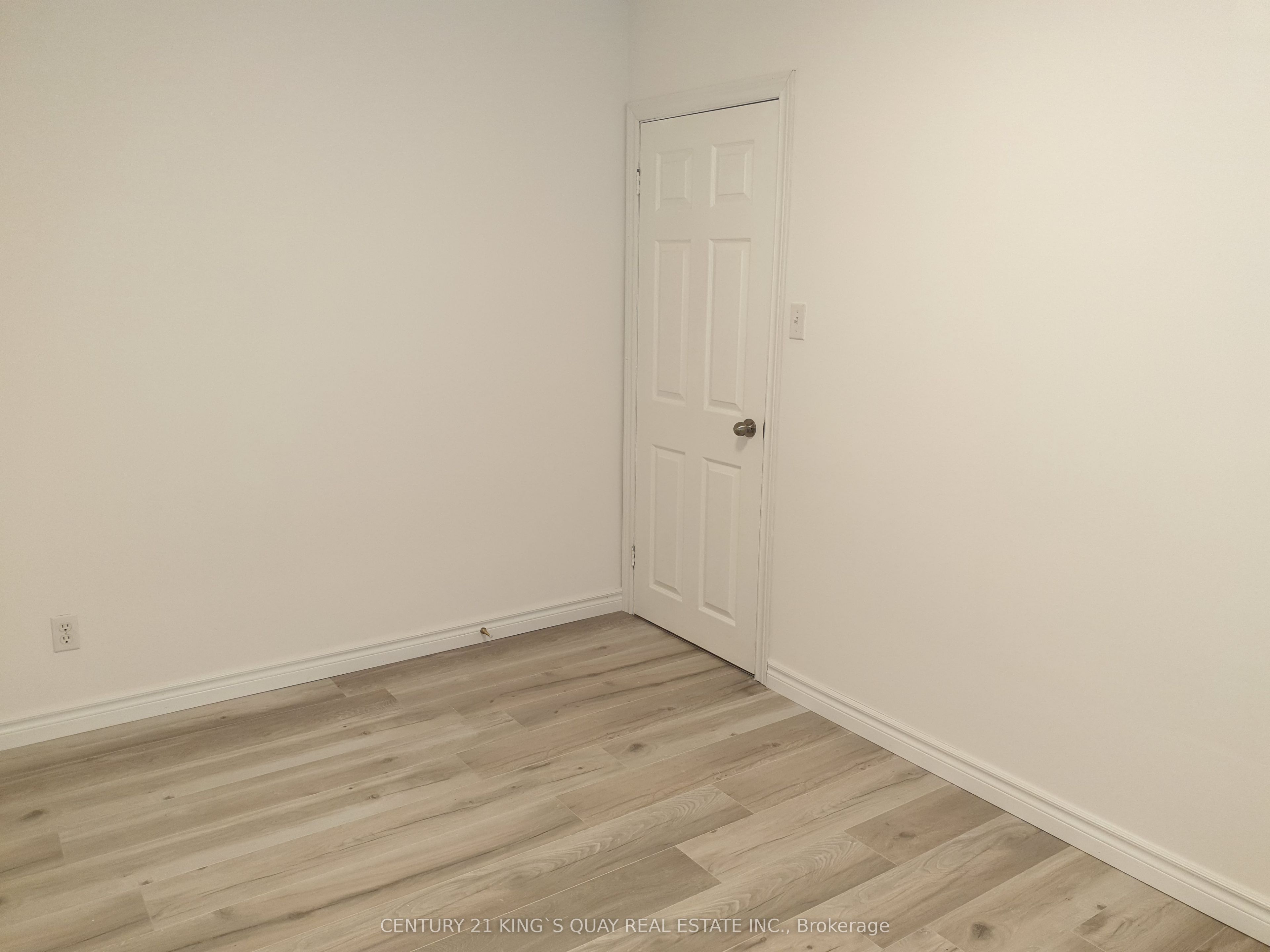 18 Manor Crescent Property Photo 18