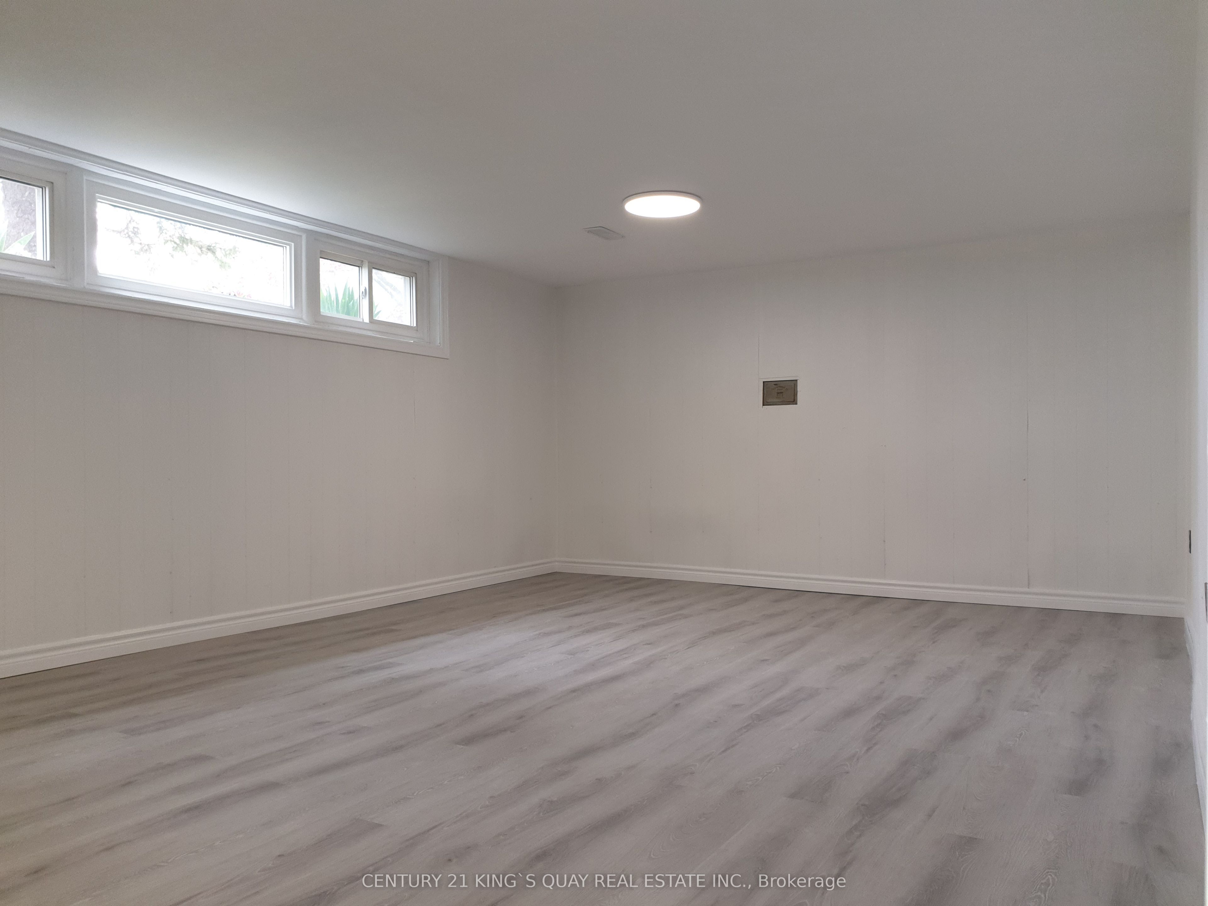 18 Manor Crescent Property Photo 20