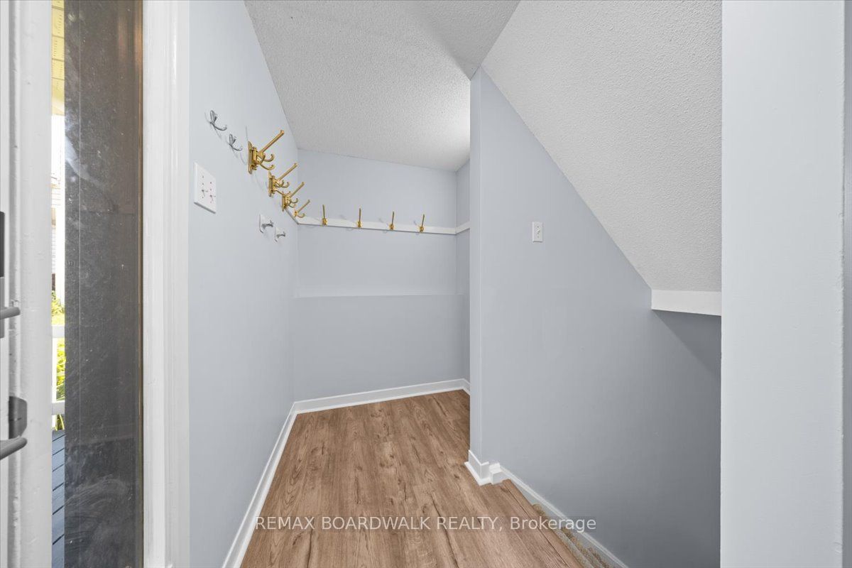 104 Dunham Street Property Photo 4