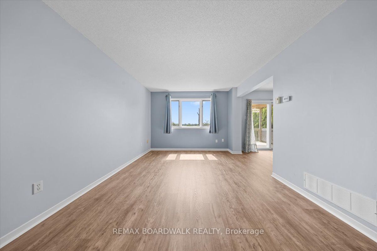 104 Dunham Street Property Photo 8