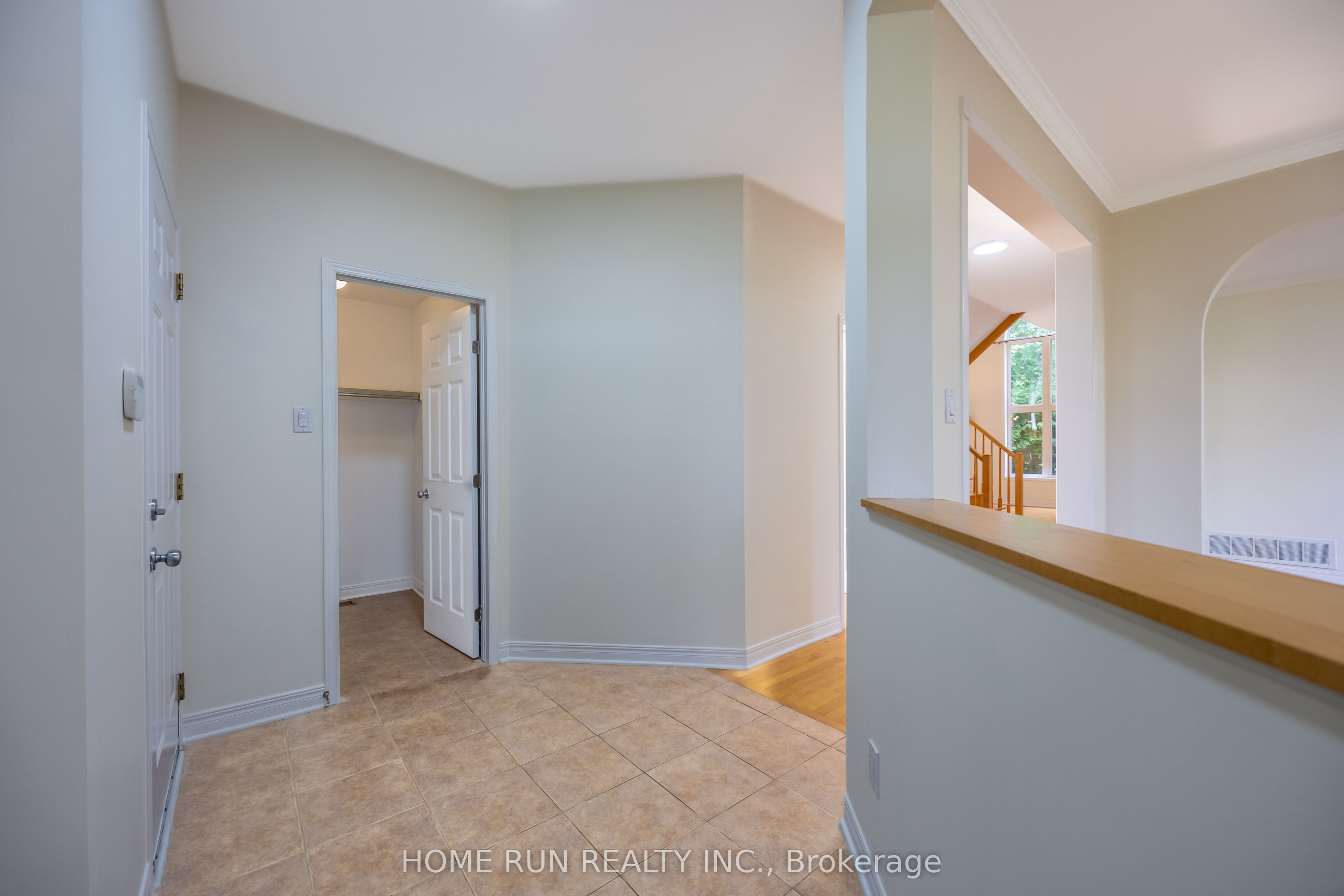 281 Goldridge Drive Property Photo 3