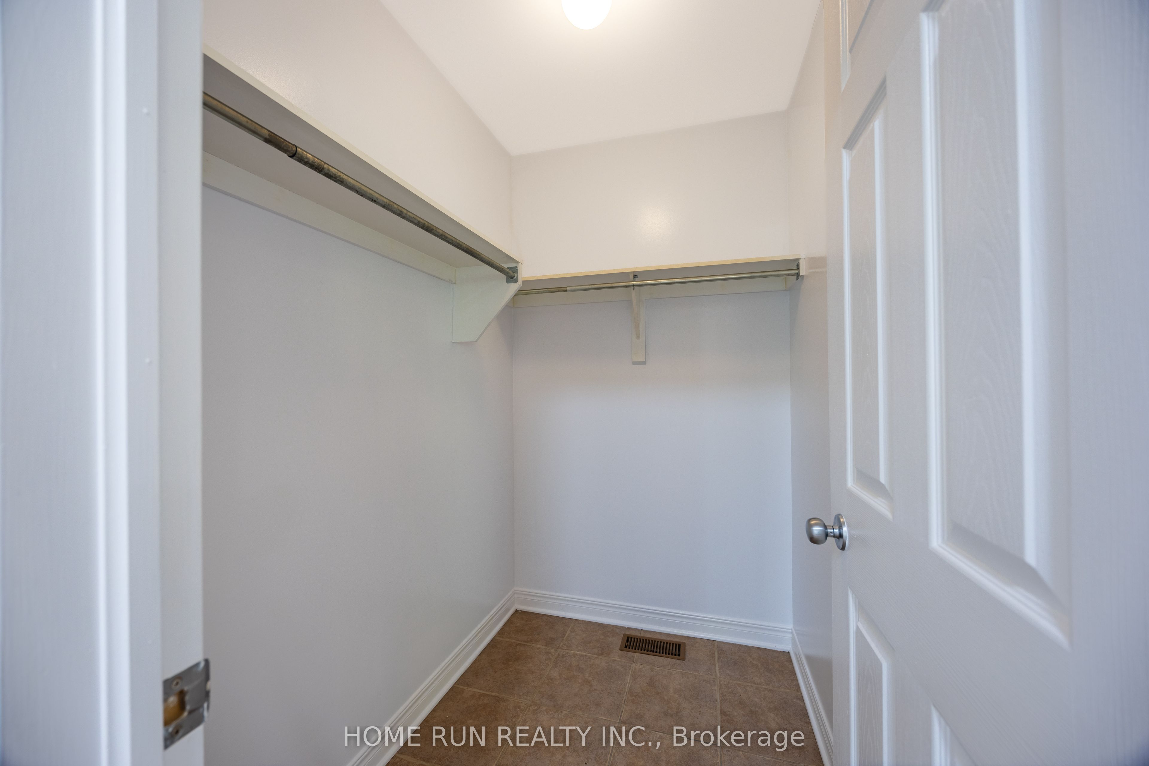 281 Goldridge Drive Property Photo 5