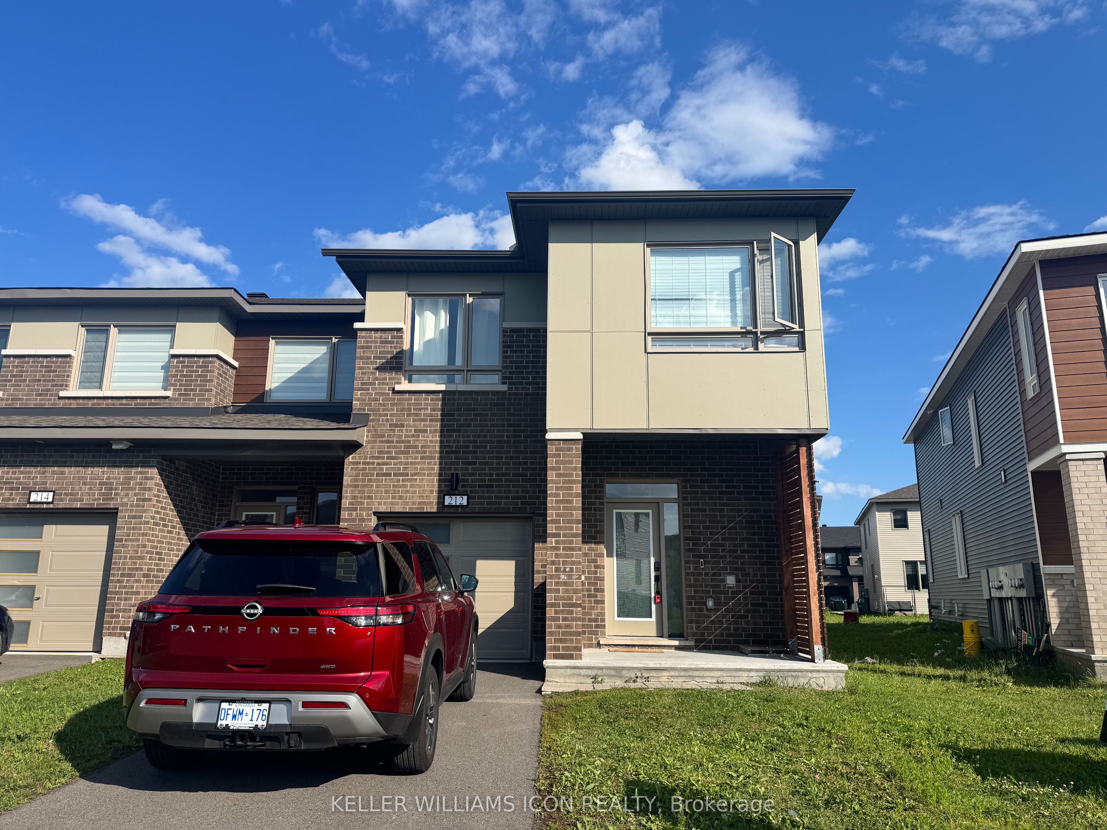212 Ormiston Crescent Property Photo 1
