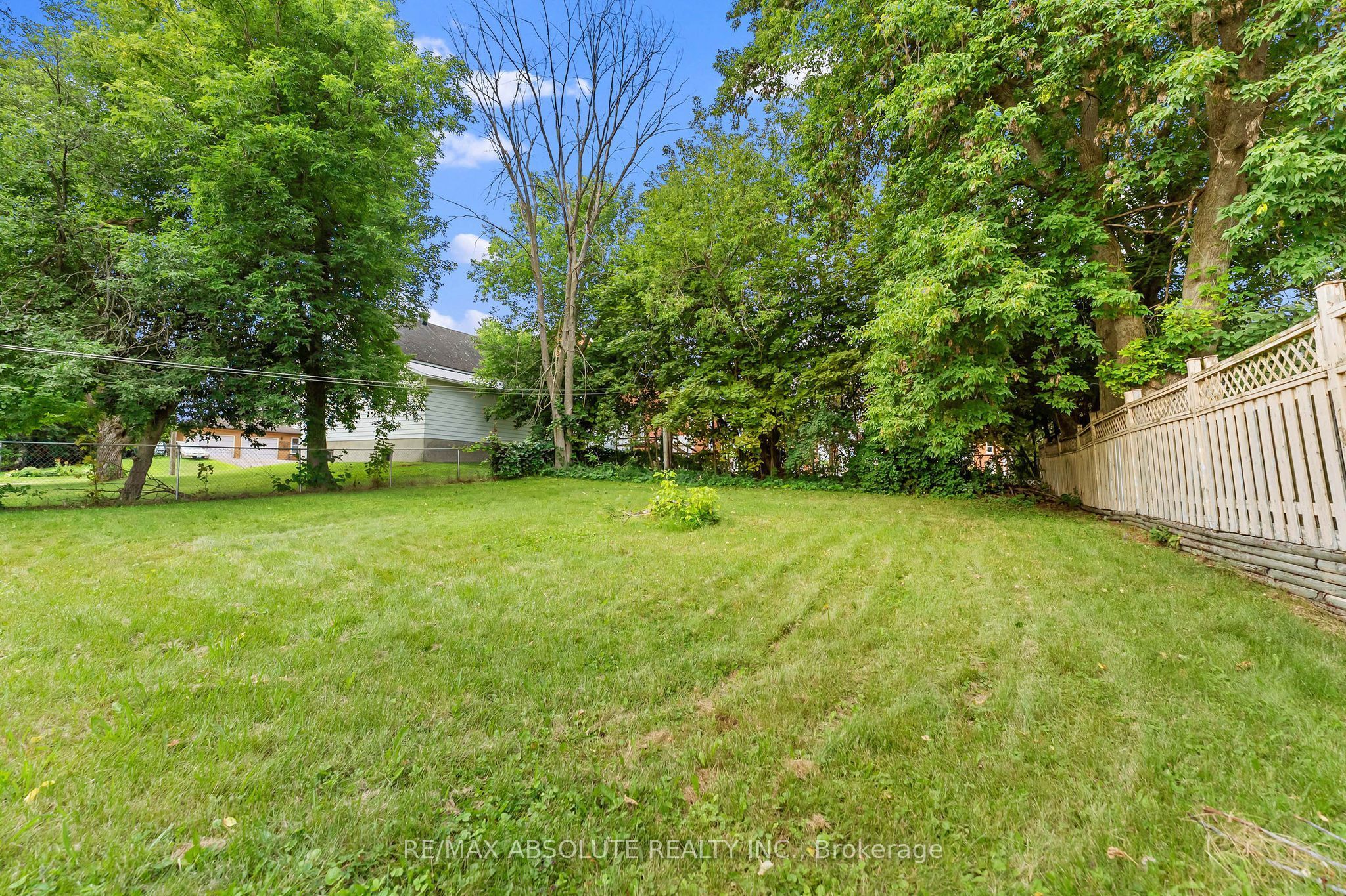 11 Gould Street Property Photo 33