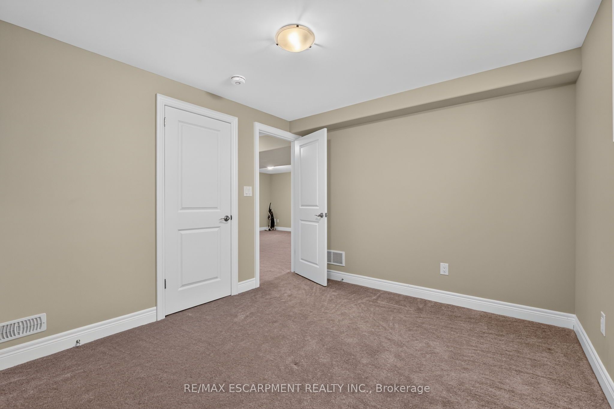 25 Richard Crescent Property Photo 29