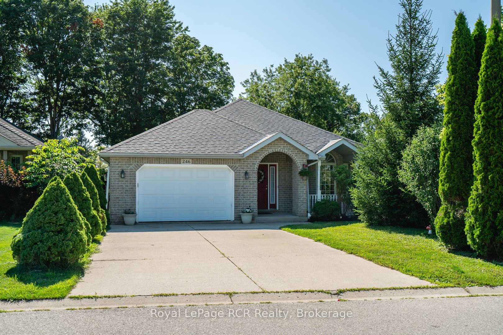 246 16th Avenue Crescent Property Photo 1