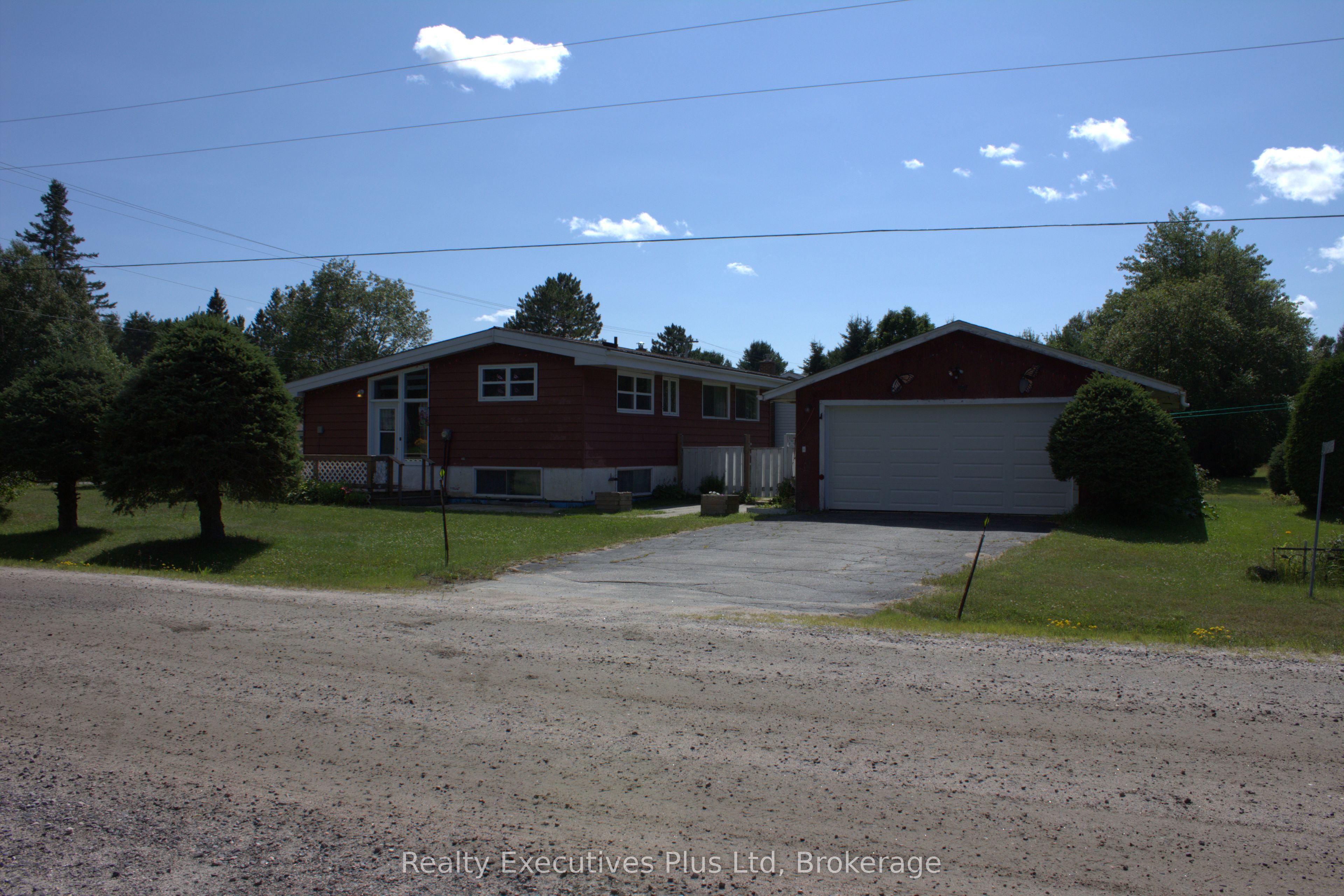 106 Cheryl Crescent Property Photo 1