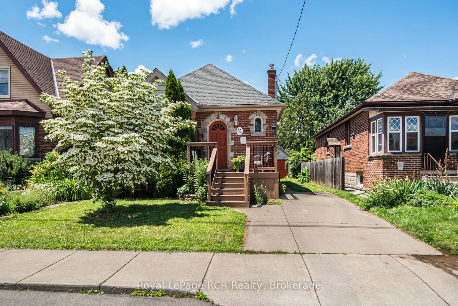 52 Cameron Avenue S Property Photo 1