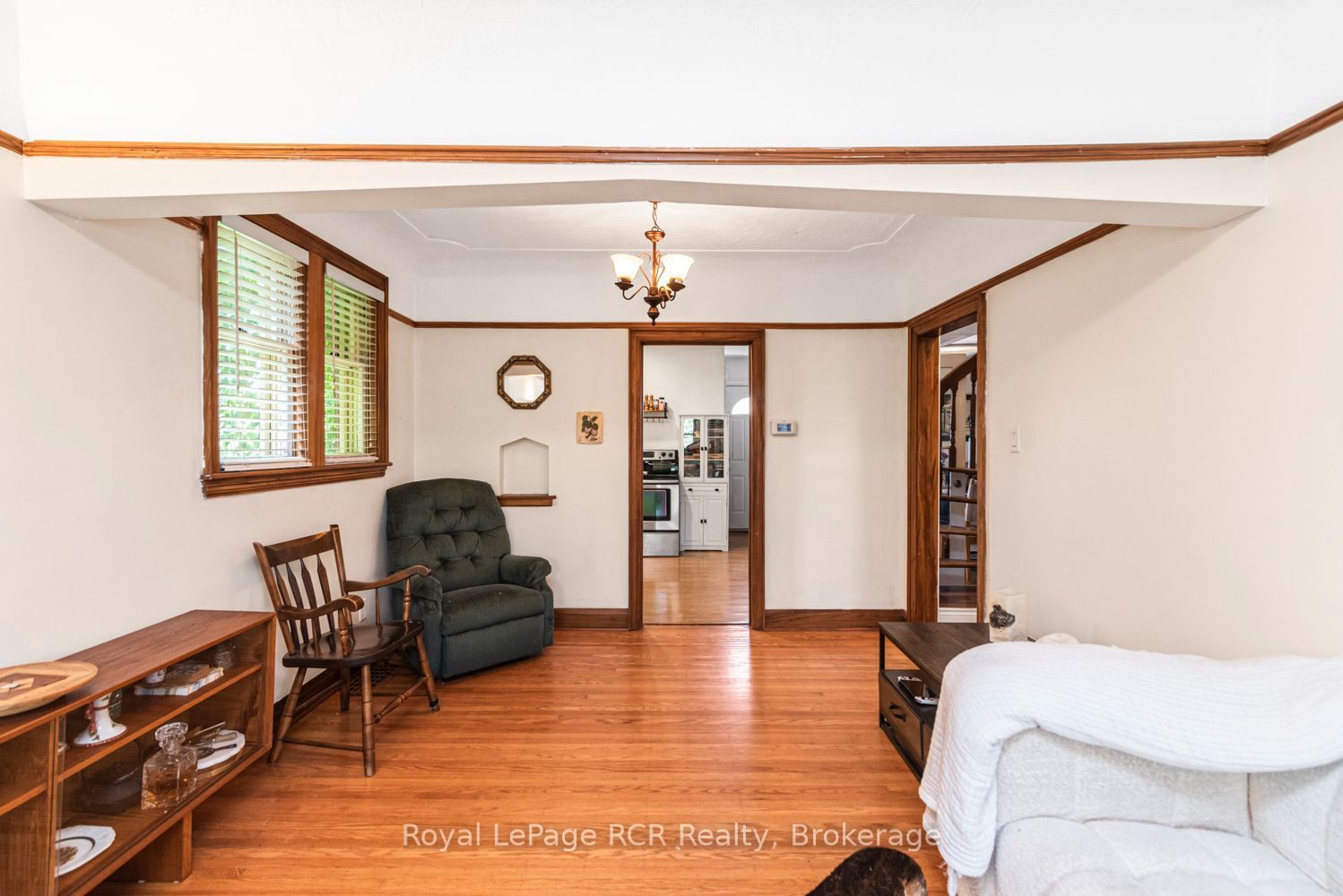 52 Cameron Avenue S Property Photo 11