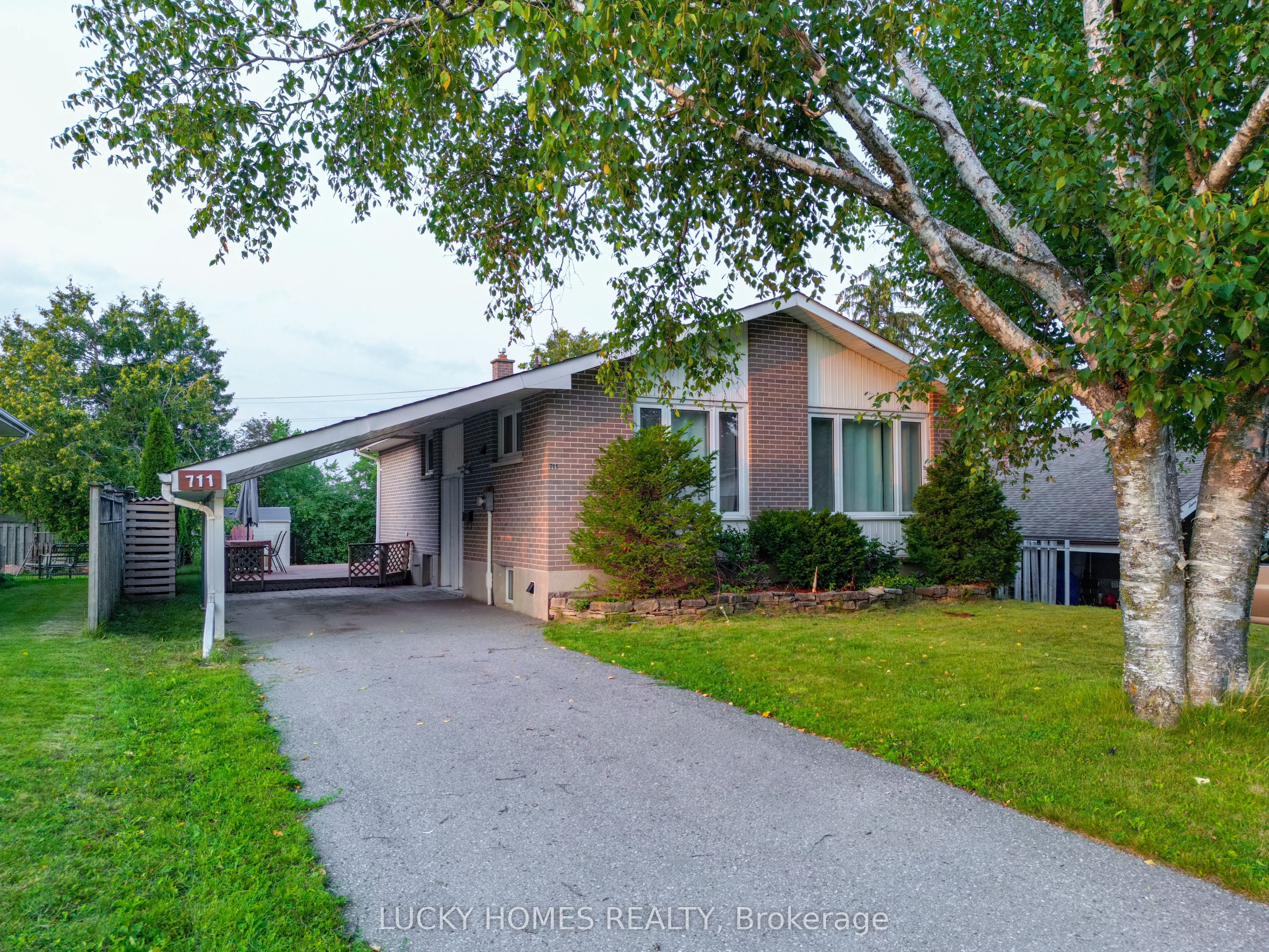 711 Otonabee Drive Property Photo 6