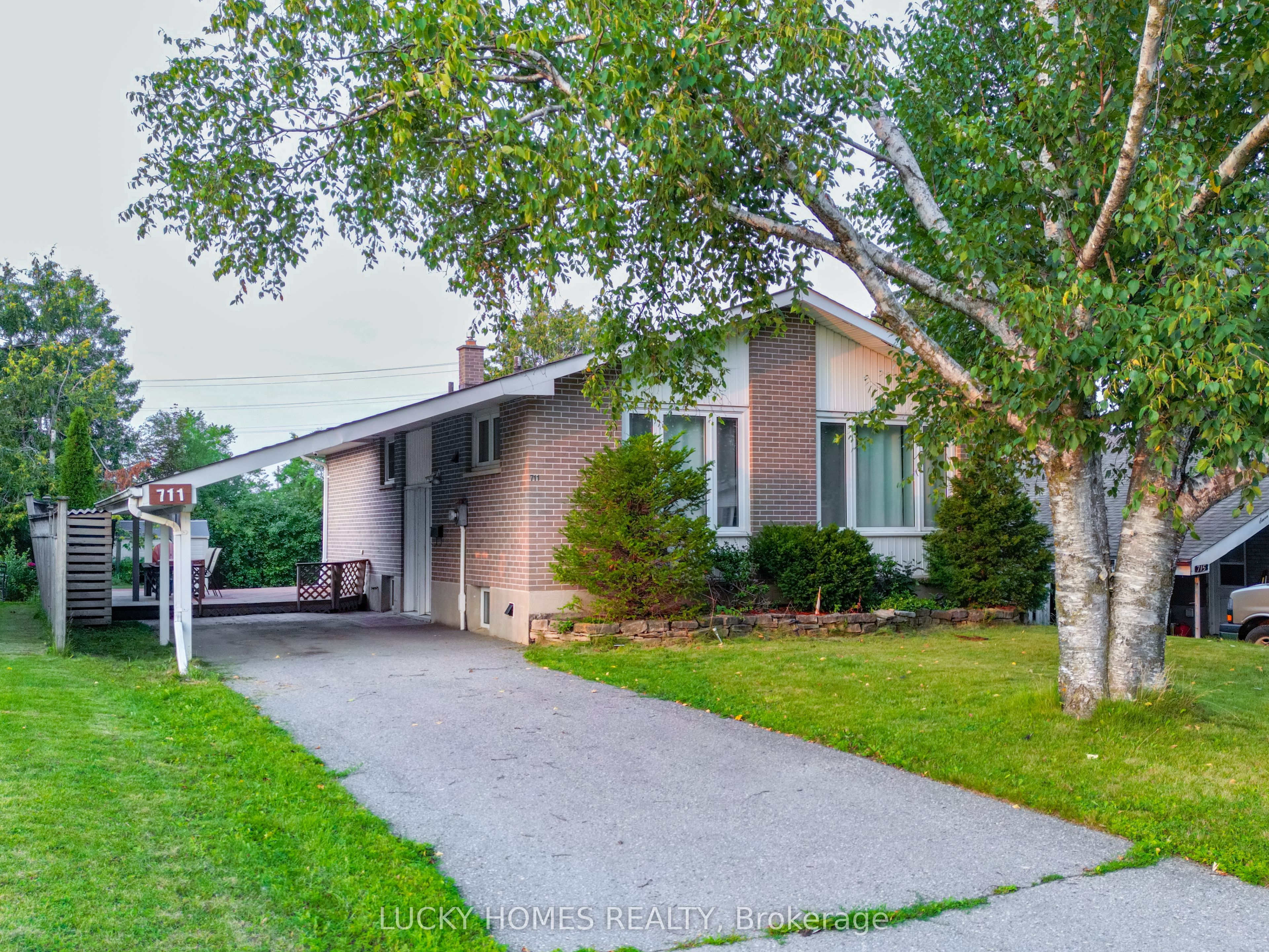 711 Otonabee Drive Property Photo 8