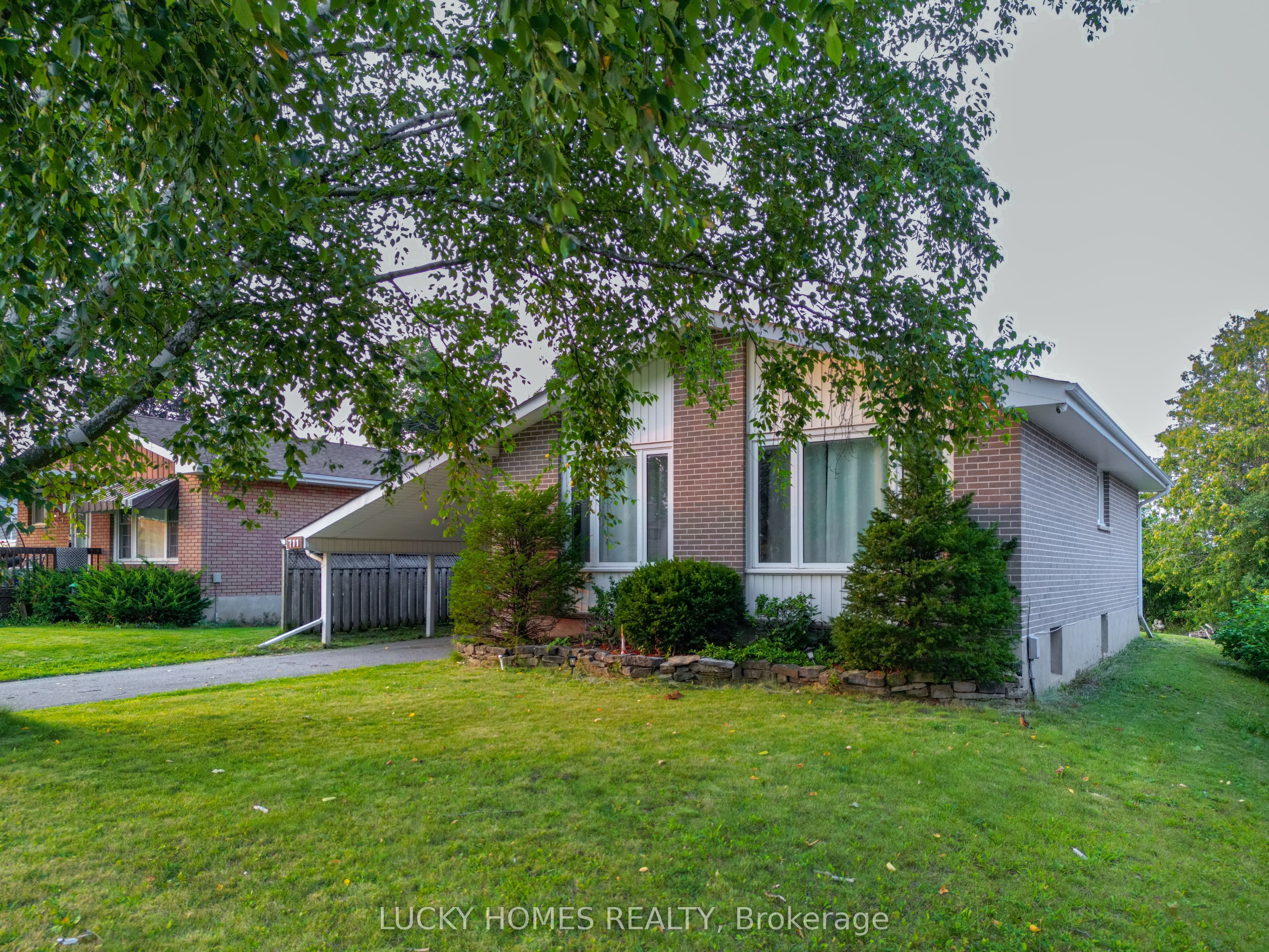 711 Otonabee Drive Property Photo 9