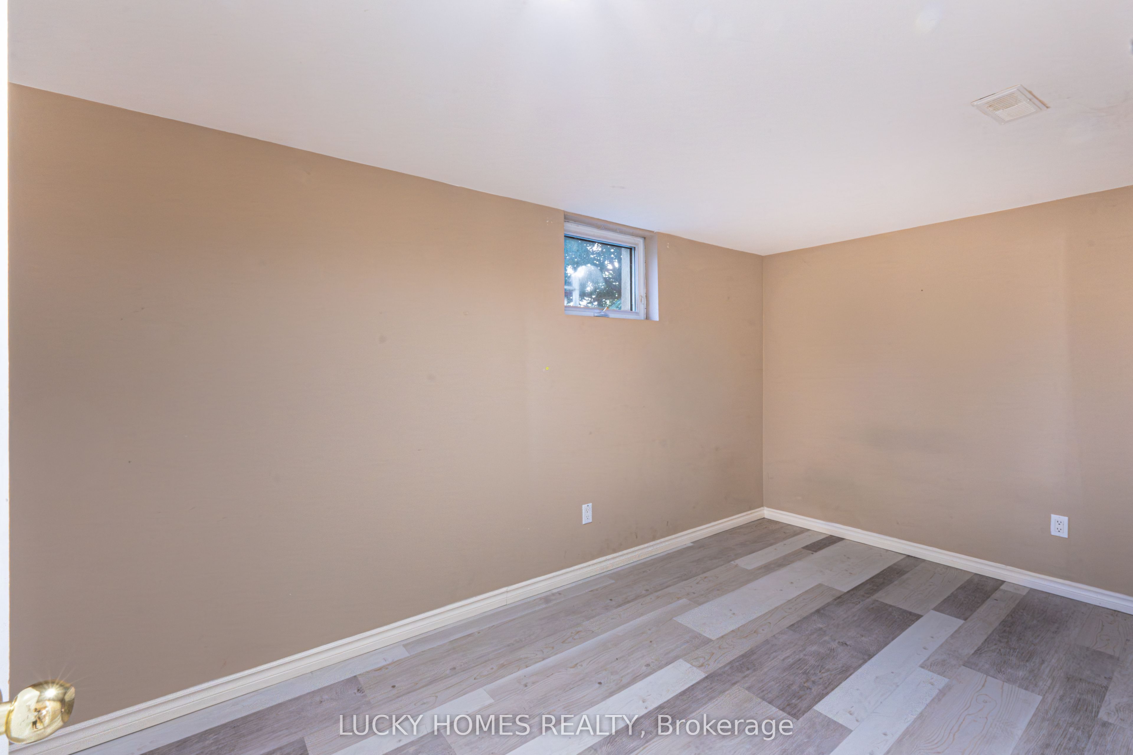 711 Otonabee Drive Property Photo 21