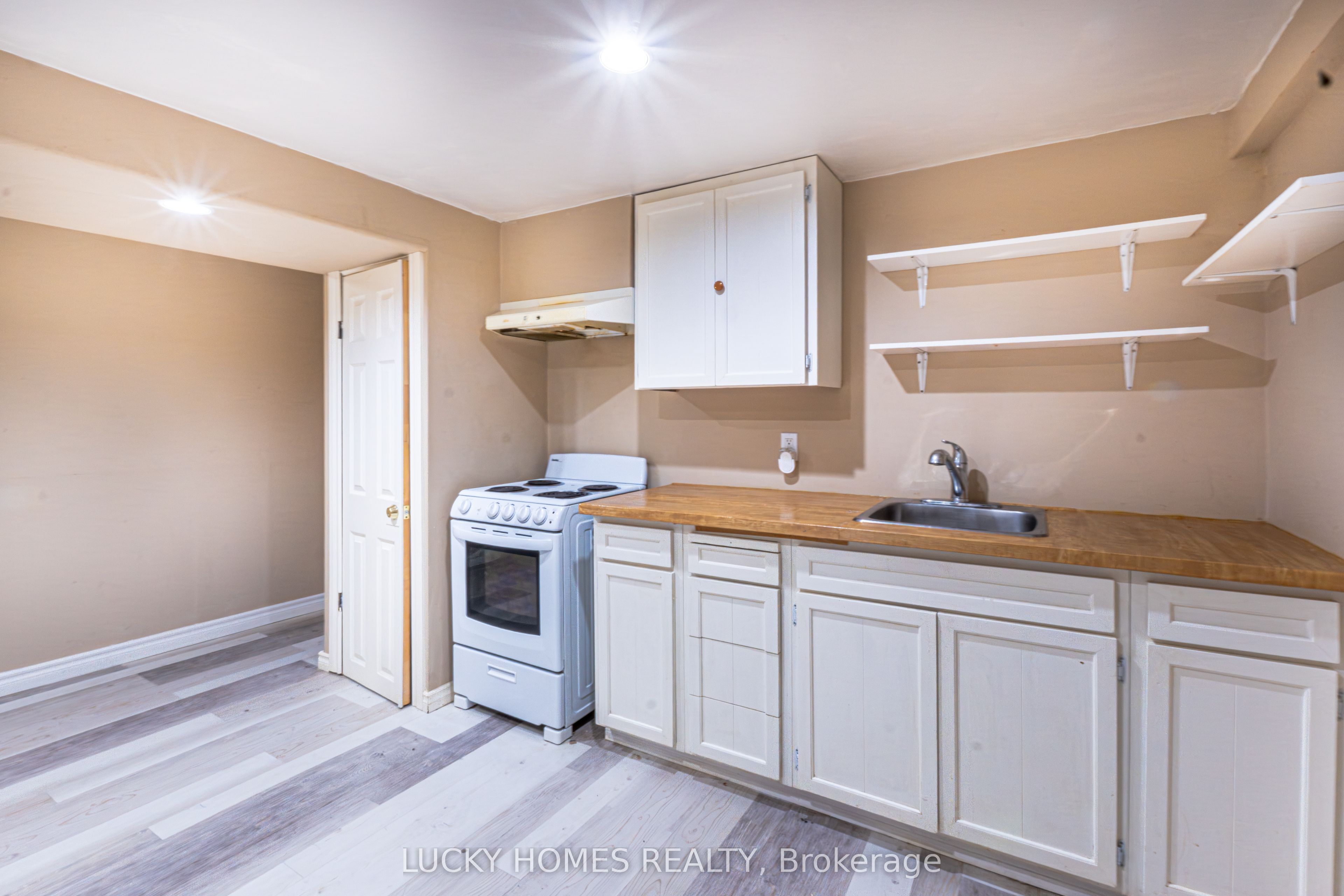 711 Otonabee Drive Property Photo 22