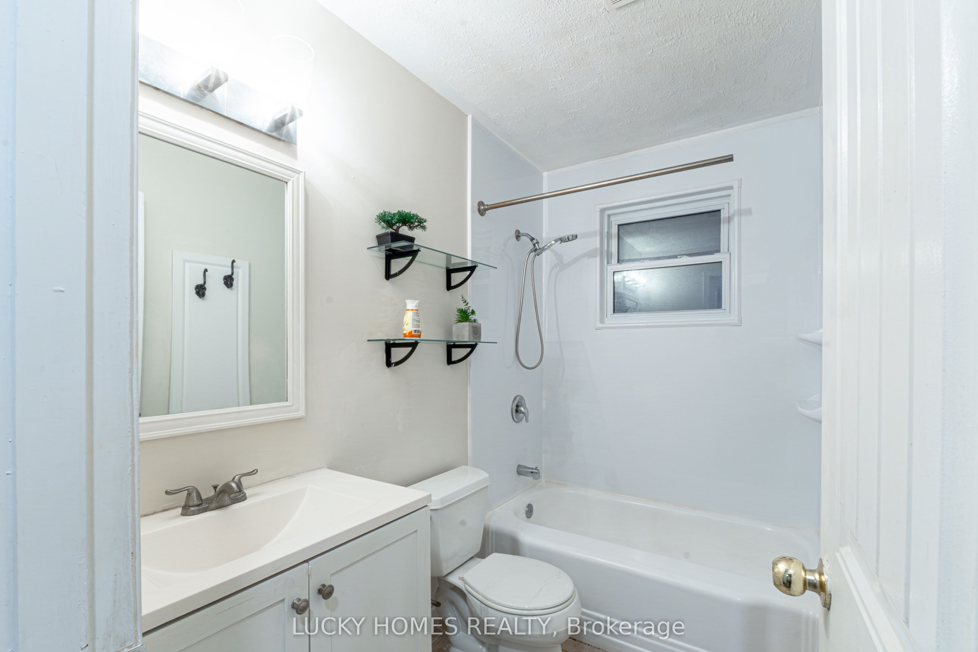 711 Otonabee Drive Property Photo 31