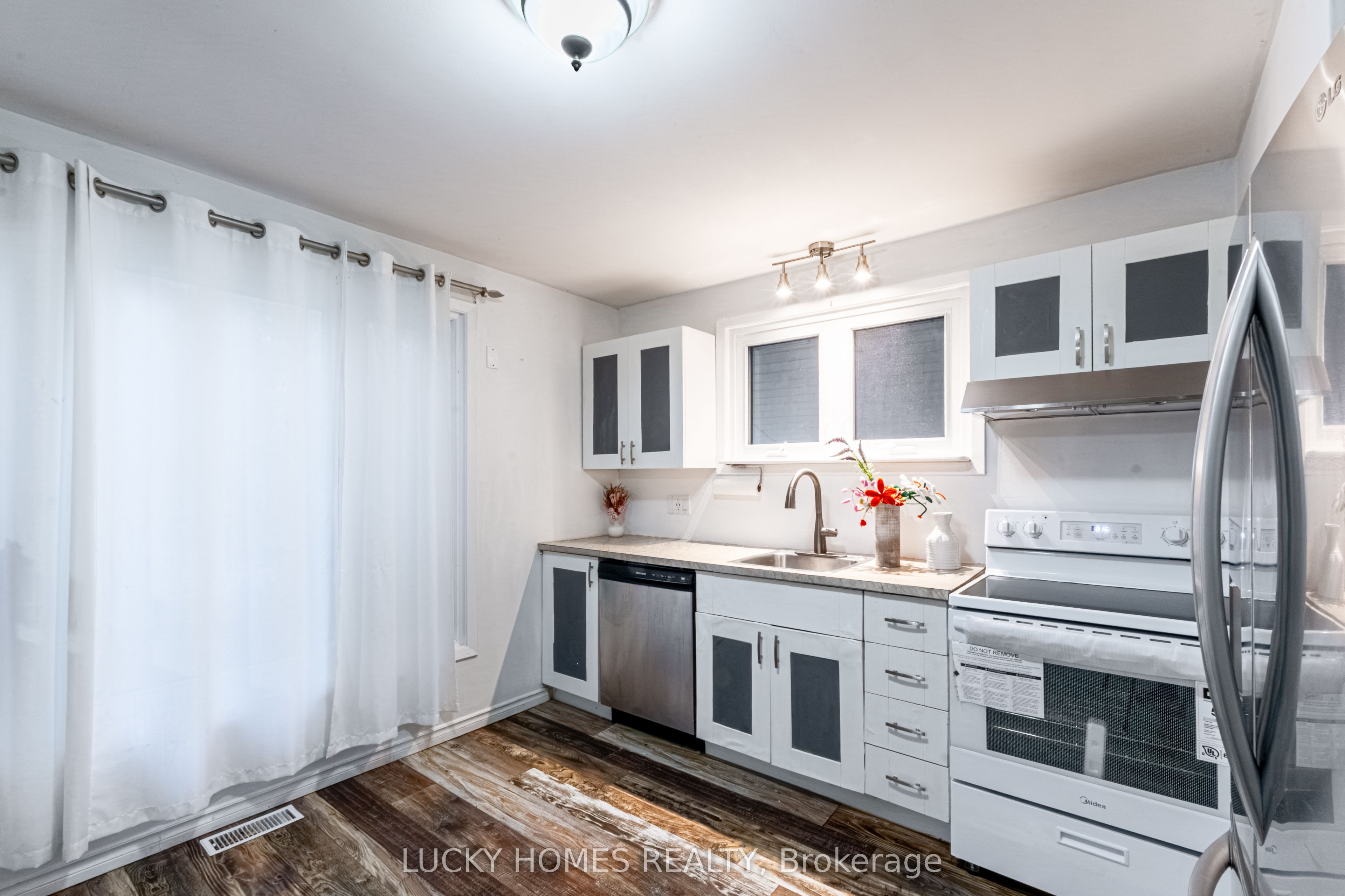 711 Otonabee Drive Property Photo 34