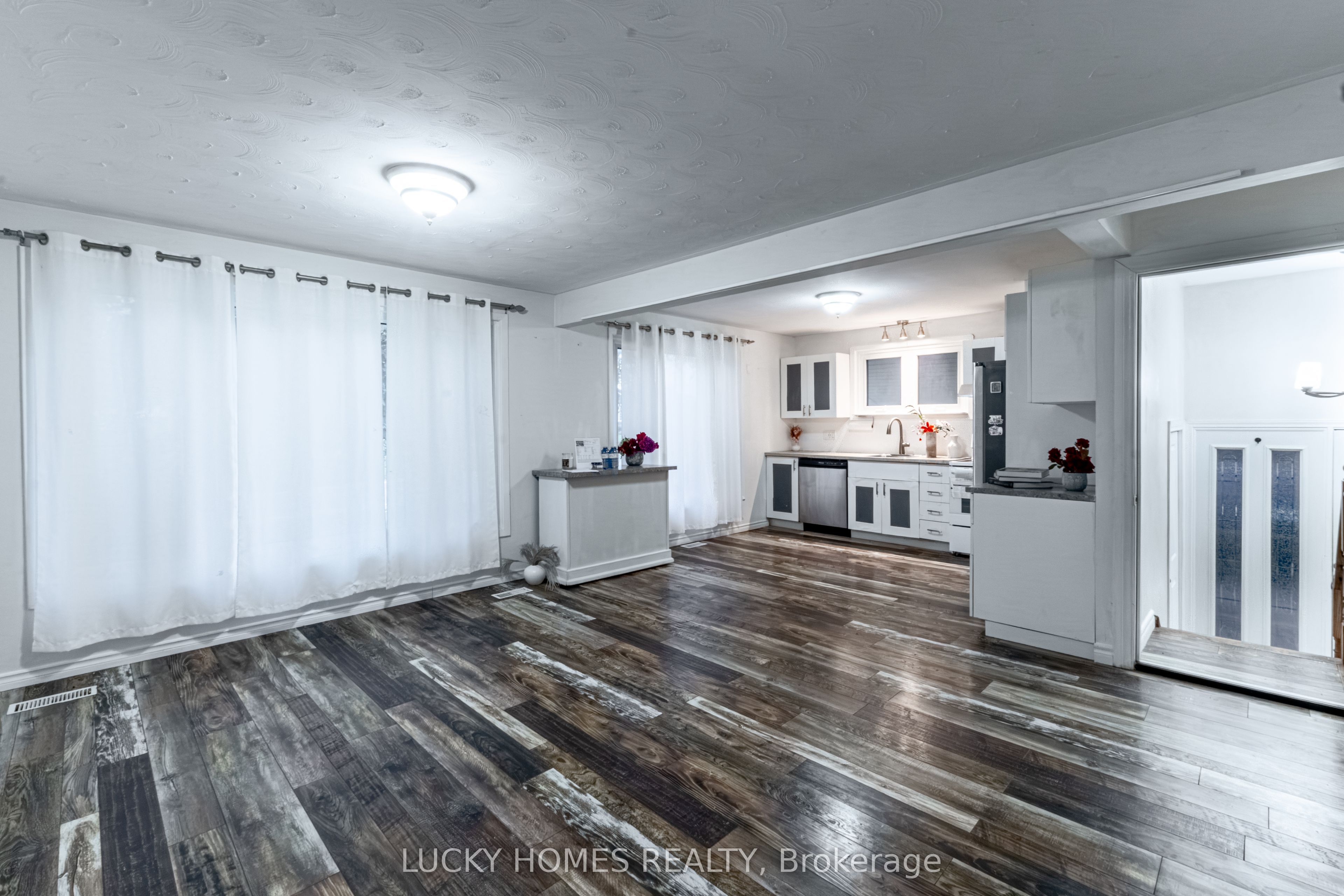 711 Otonabee Drive Property Photo 38