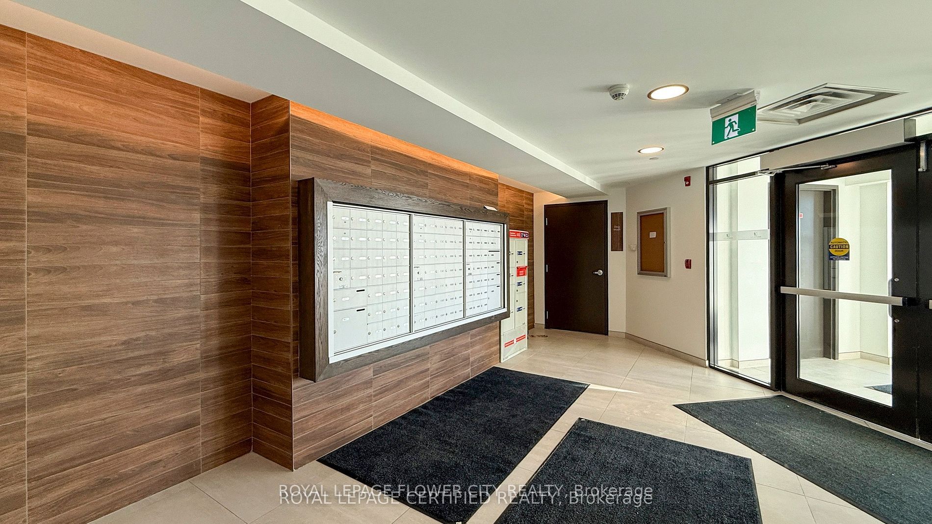 332 Gosling Gardens 411 Property Photo 42