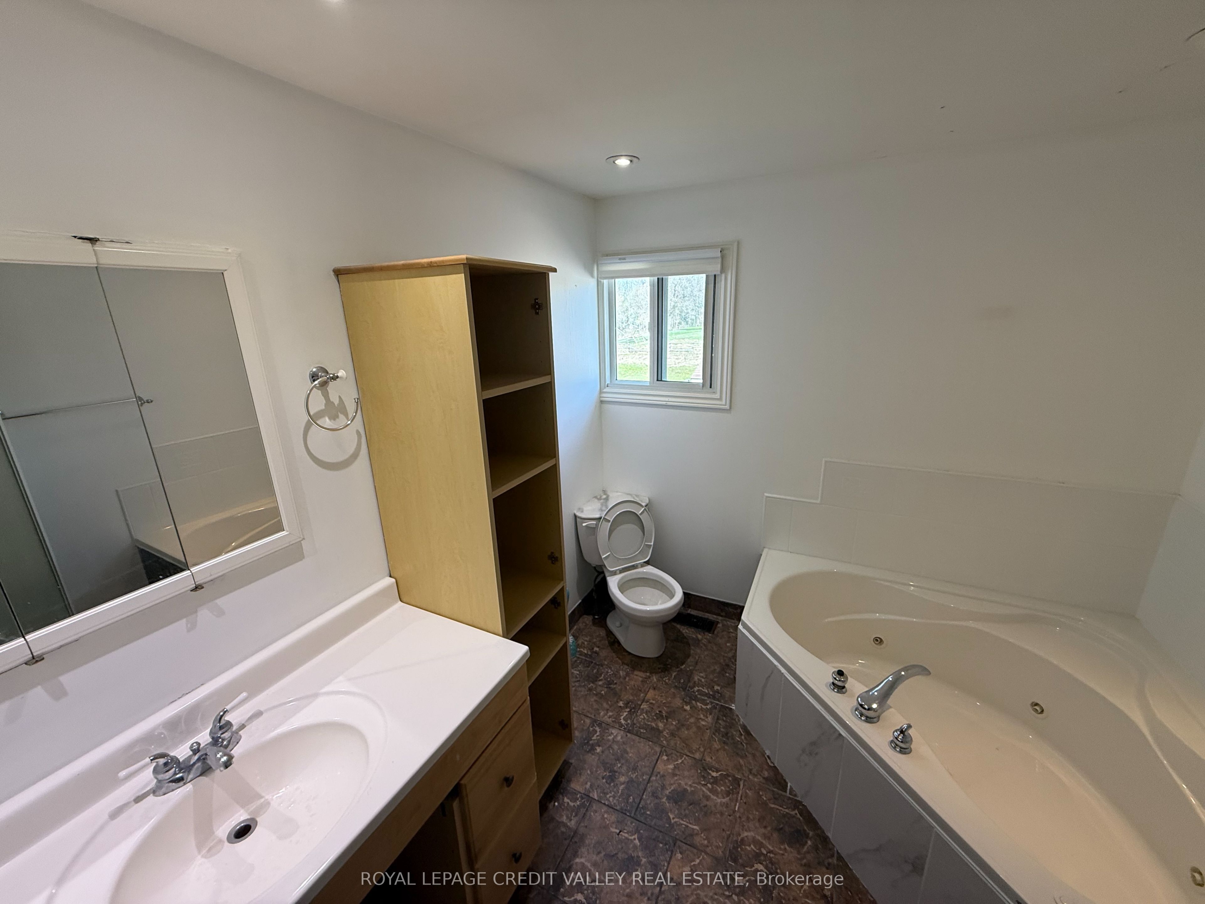 308399 Hockley Road Property Photo 3