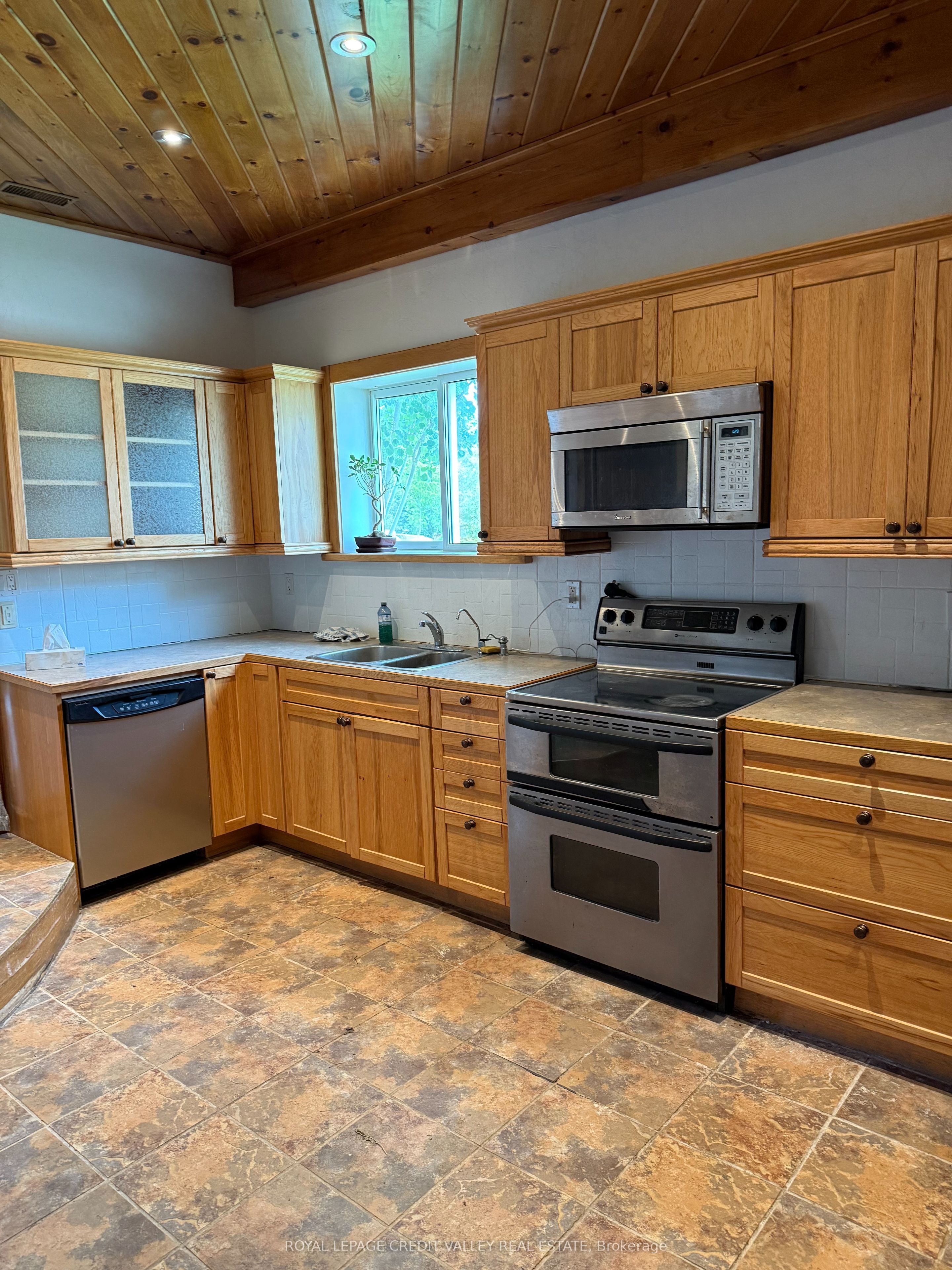 308399 Hockley Road Property Photo 10