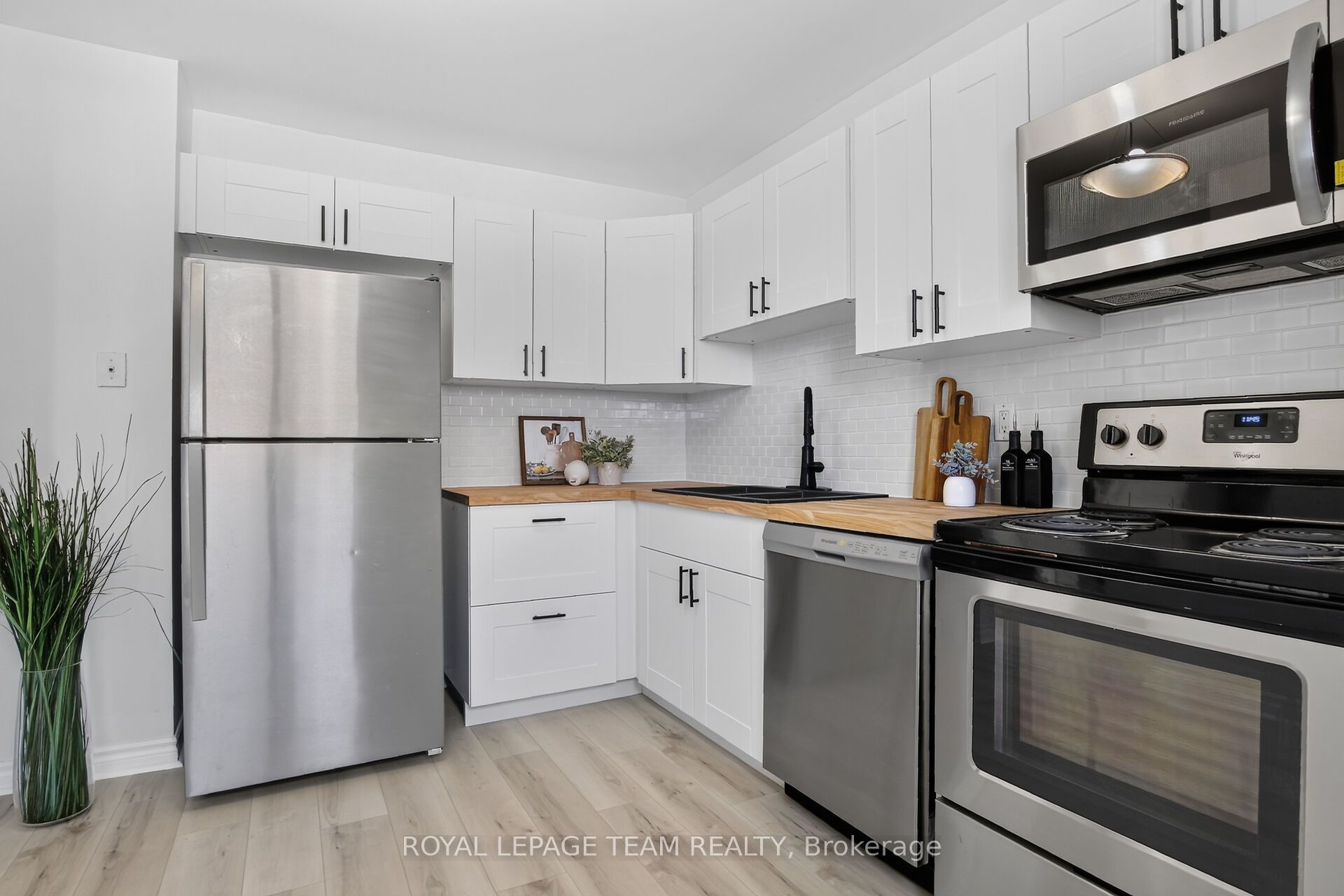 120 Mcclintock Way Property Photo 8