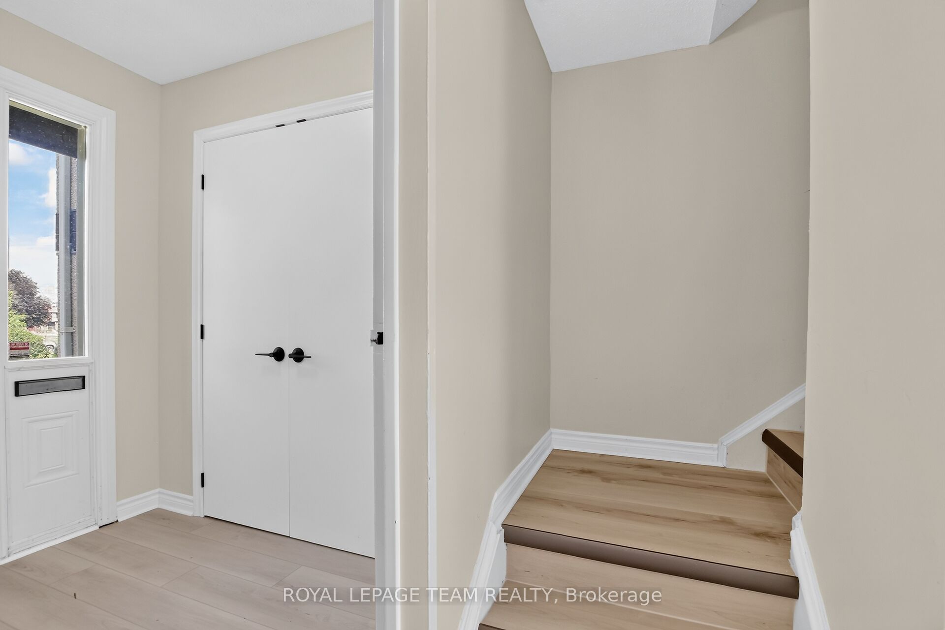 120 Mcclintock Way Property Photo 24