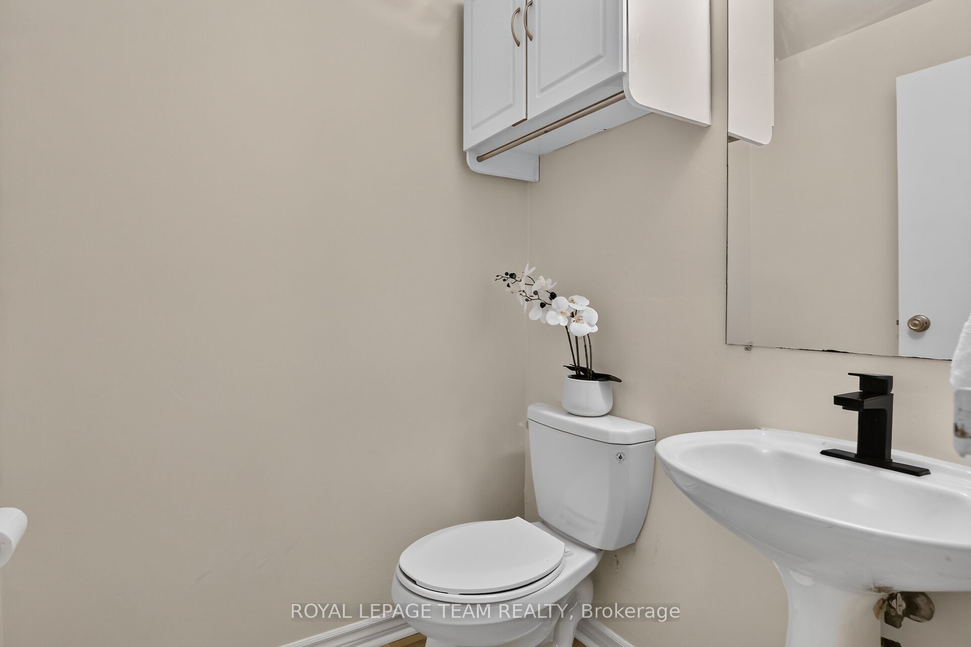 120 Mcclintock Way Property Photo 40