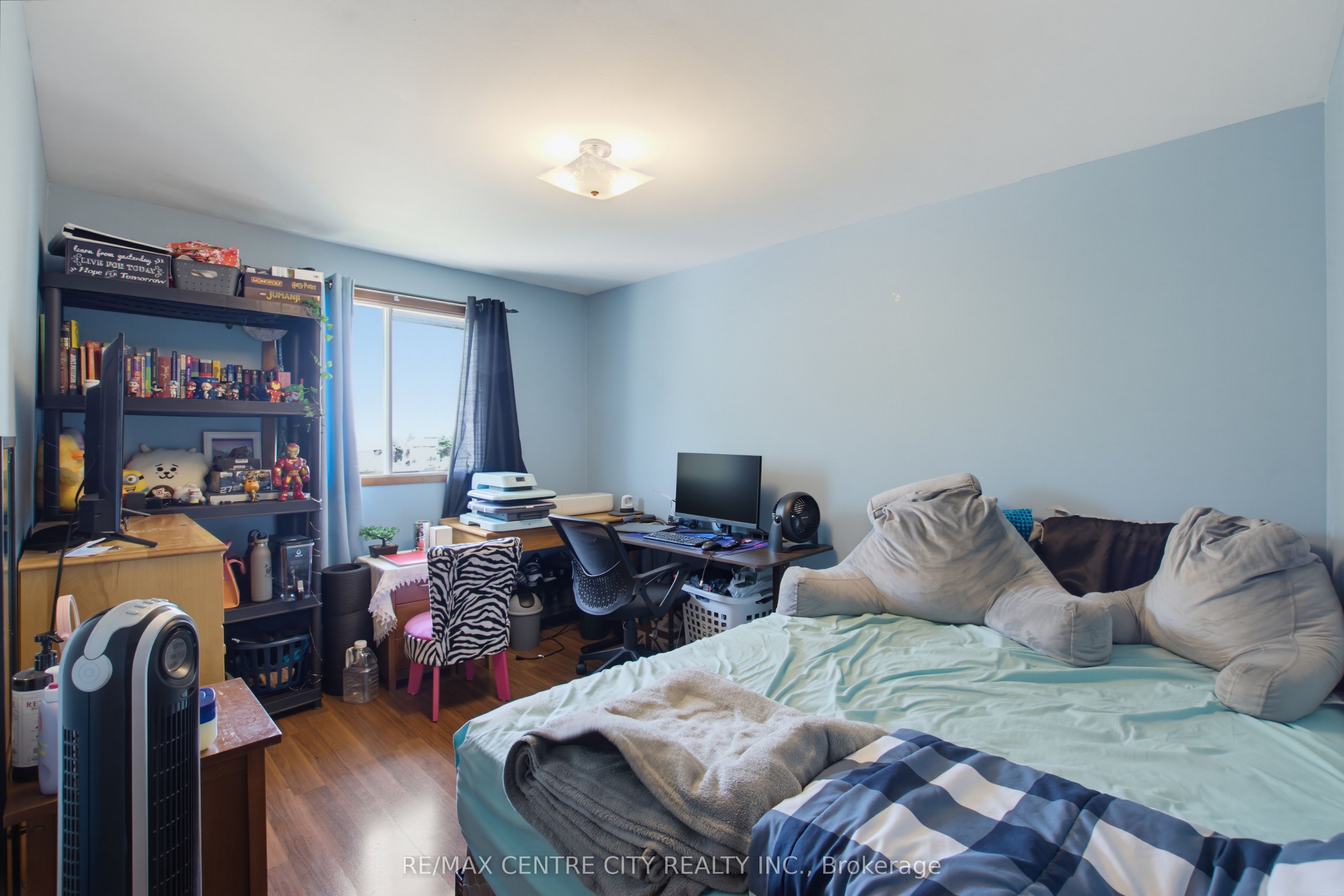 581 Deveron Crescent Property Photo 30