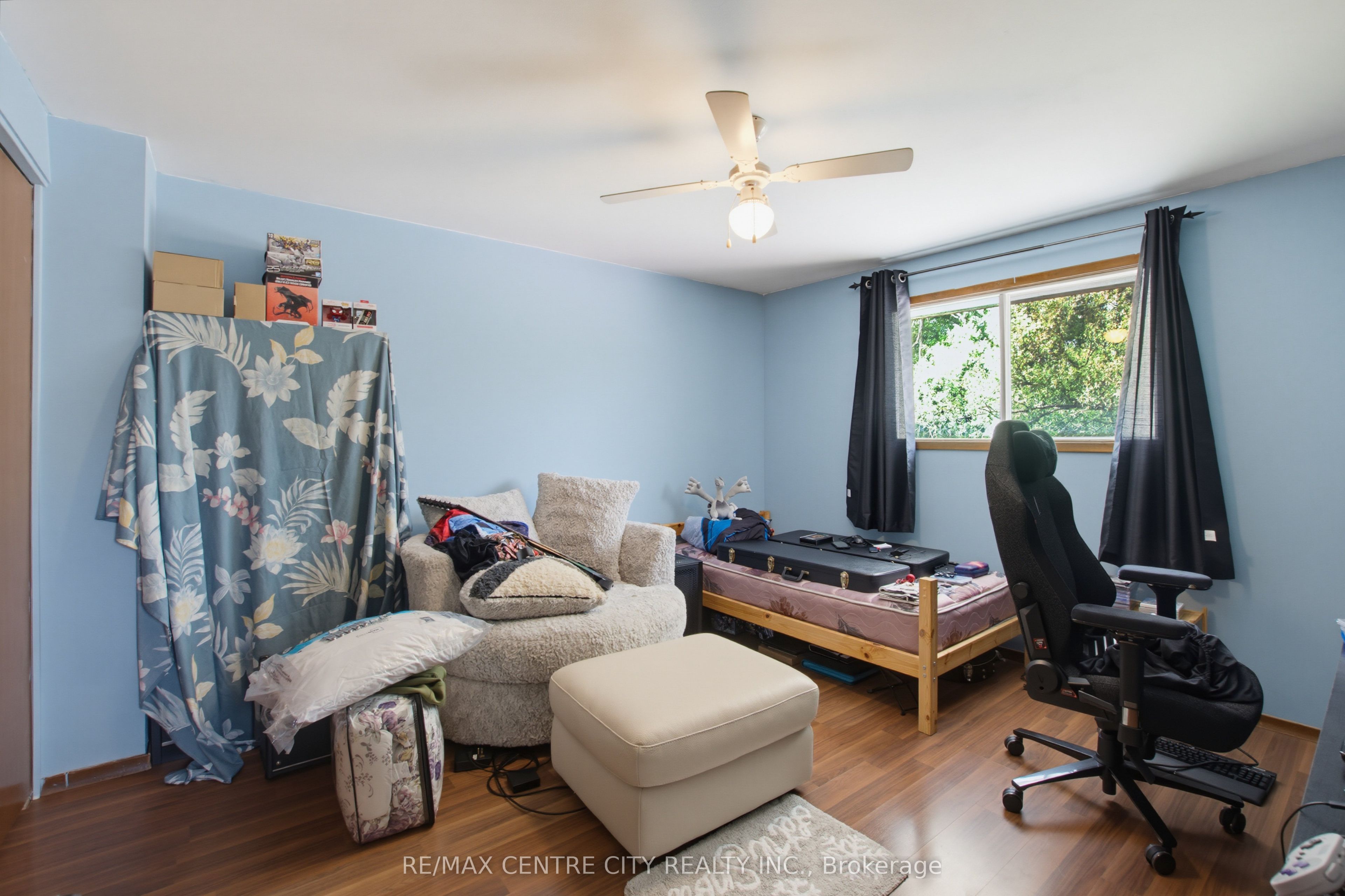 581 Deveron Crescent Property Photo 31