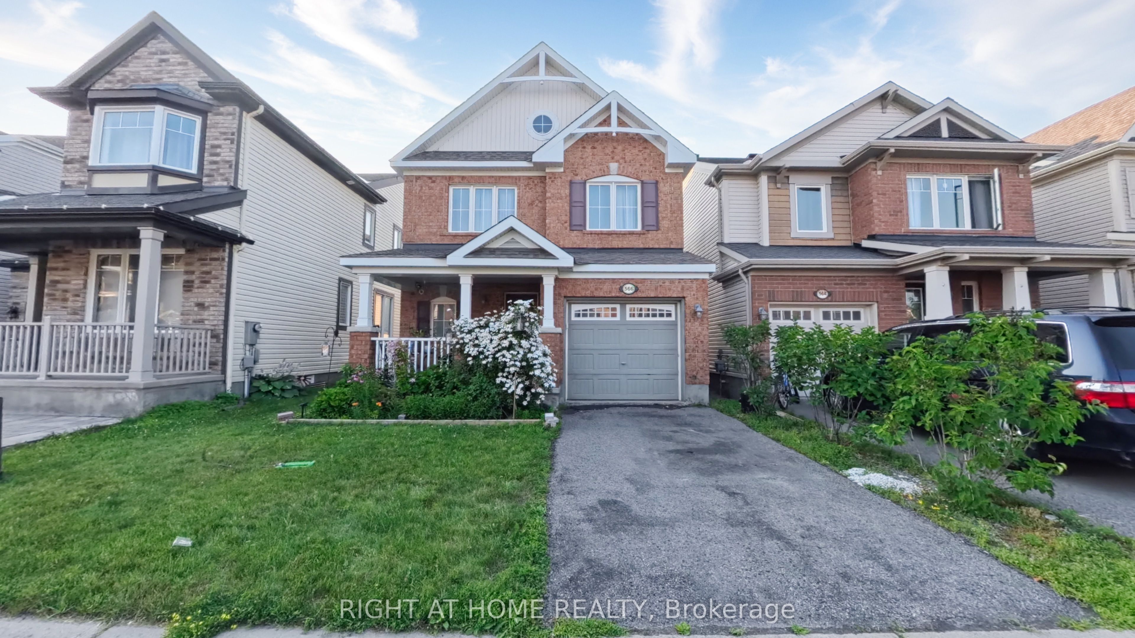 566 Dundonald Drive Property Photo 1