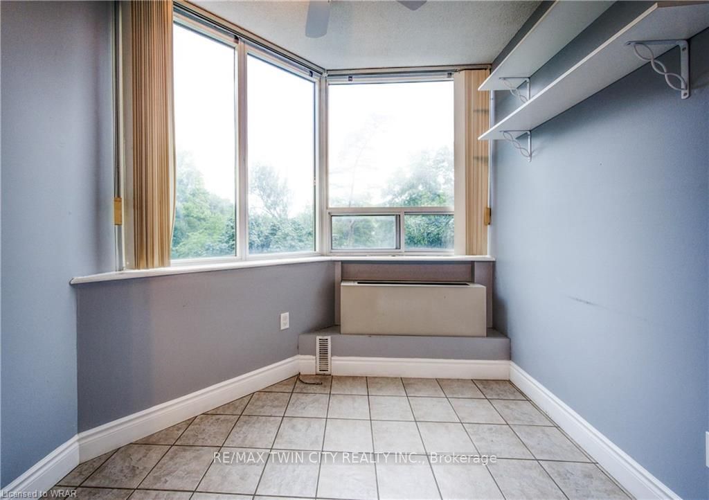 3227 King Street E 503 Property Photo 16